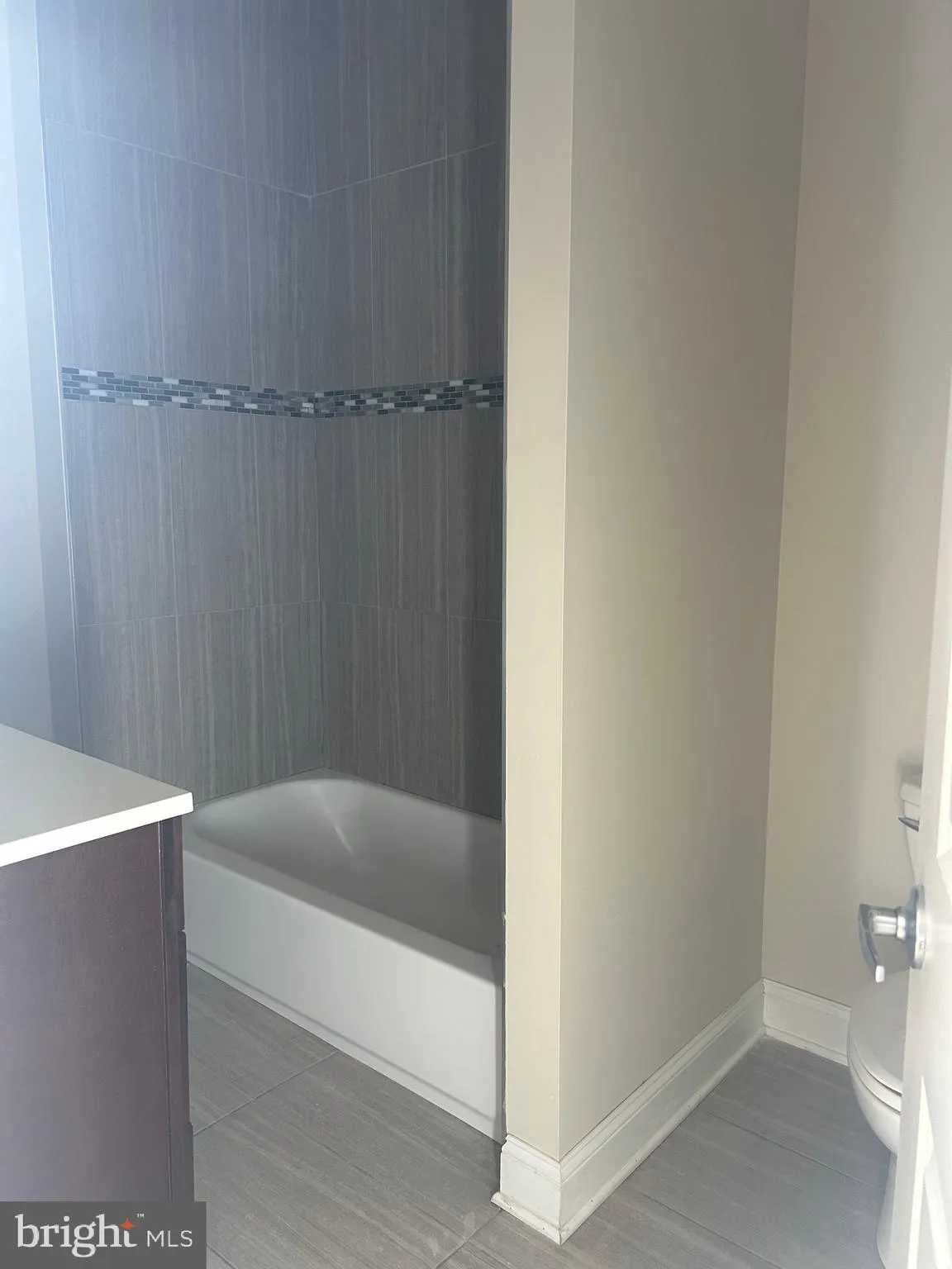 Philadelphia, Pennsylvania 19147, United States, 2 Bedrooms Bedrooms, ,2 BathroomsBathrooms,Residential,Pending,24007