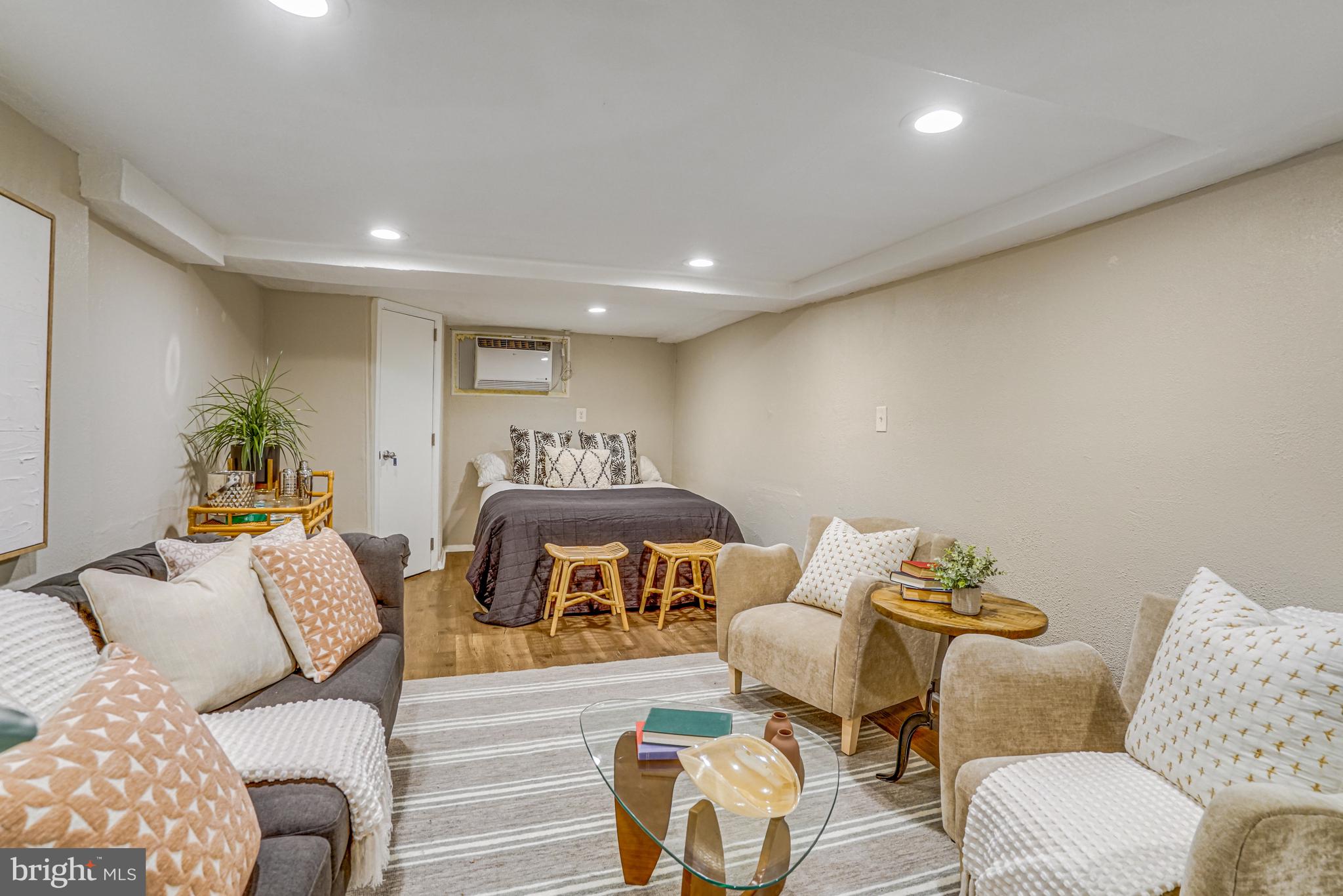 ADDISON HEIGHTS - Residential