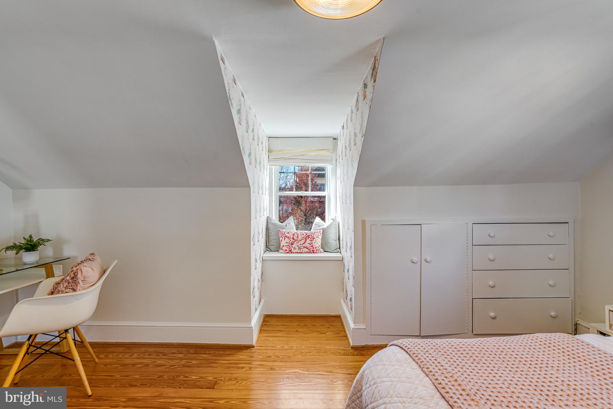 ADDISON HEIGHTS - Residential