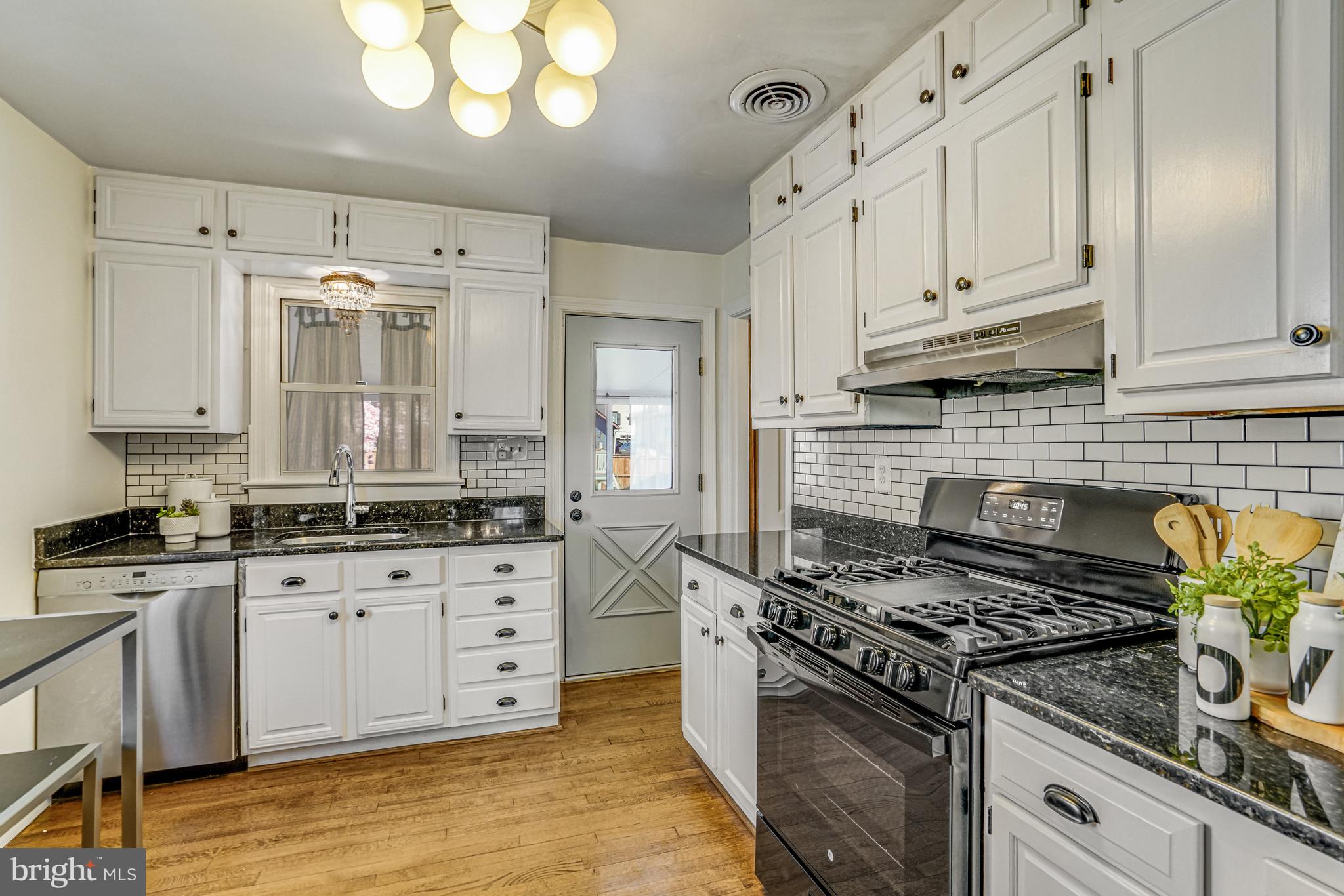 ADDISON HEIGHTS - Residential