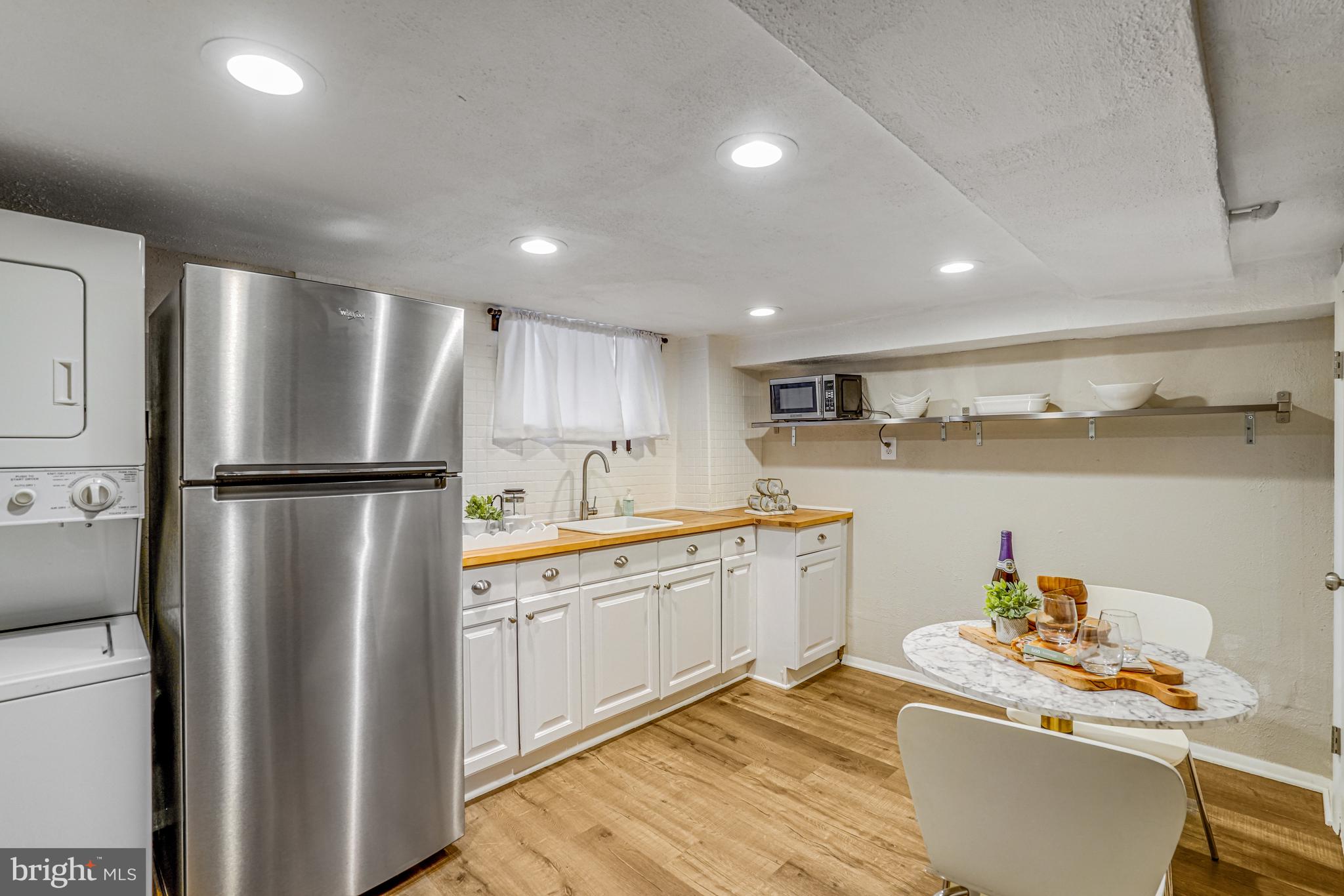 ADDISON HEIGHTS - Residential