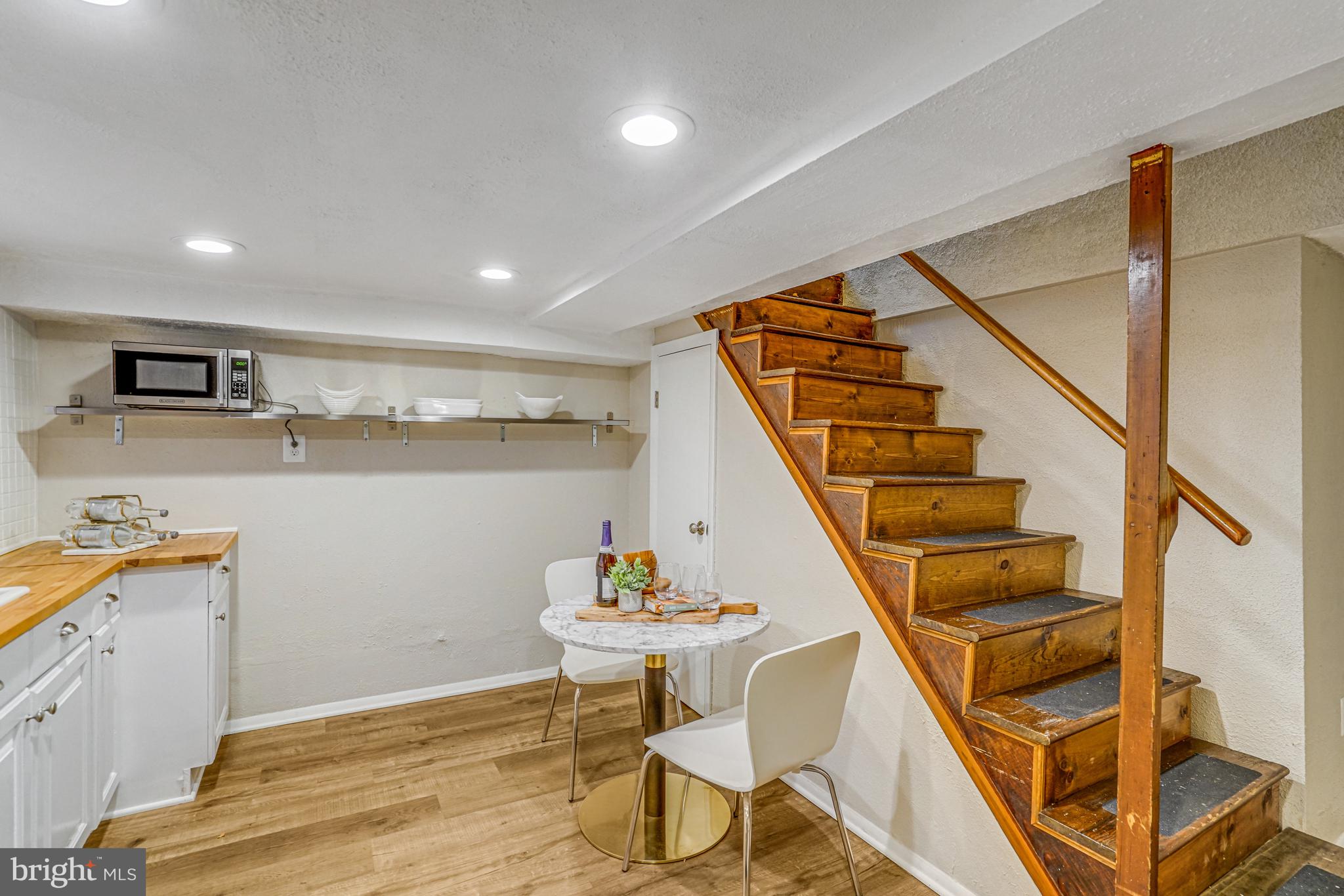 ADDISON HEIGHTS - Residential