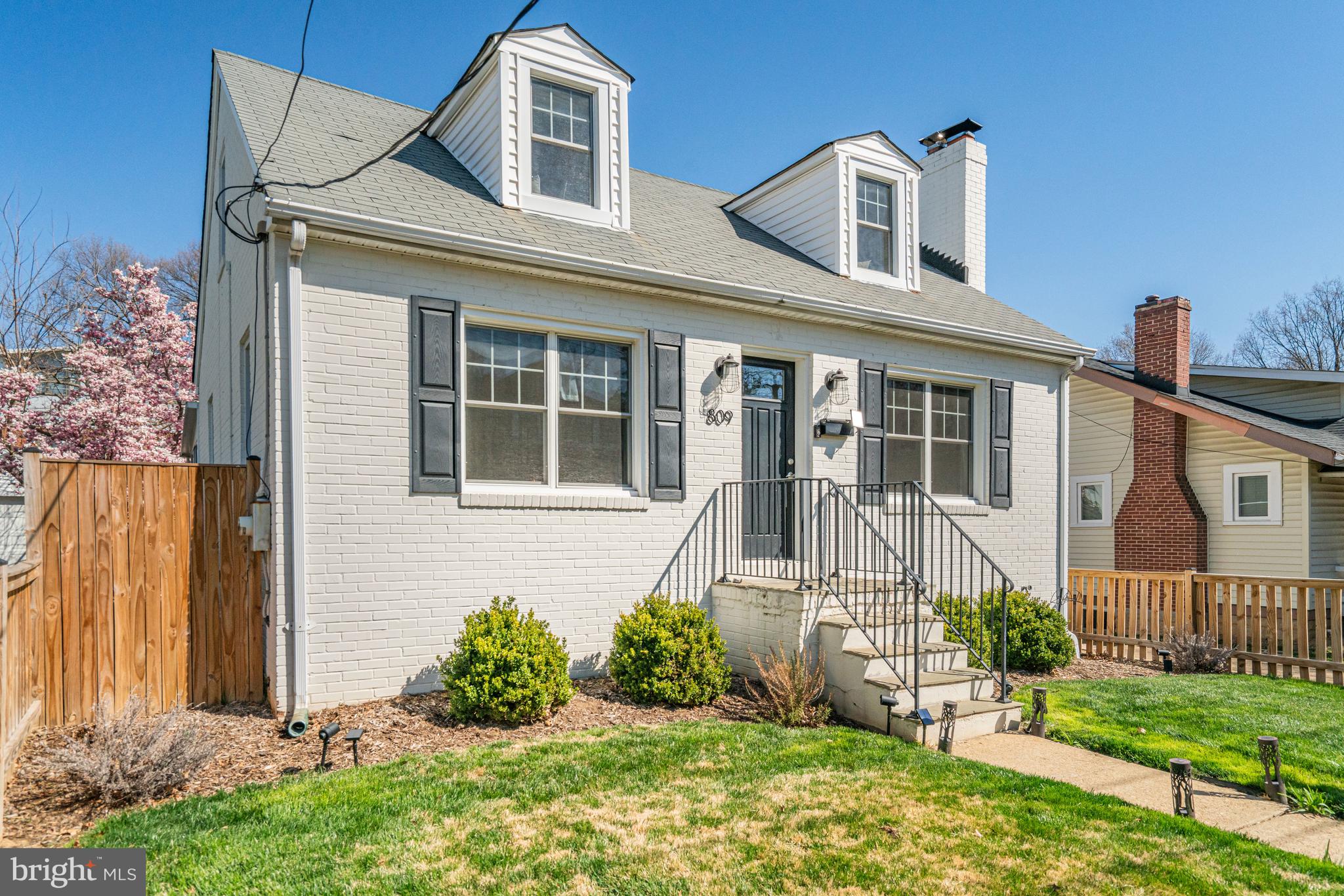 ADDISON HEIGHTS - Residential