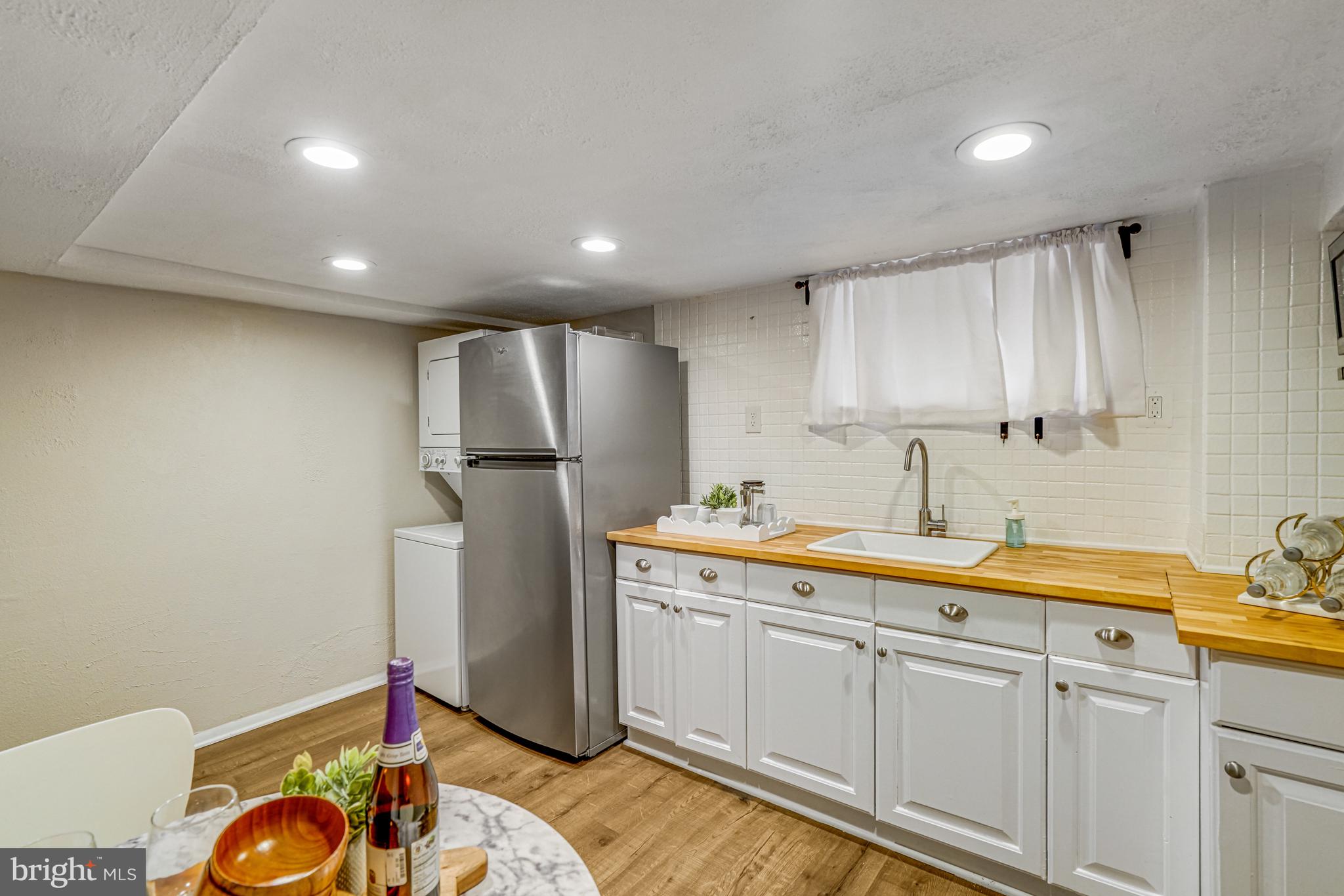 ADDISON HEIGHTS - Residential