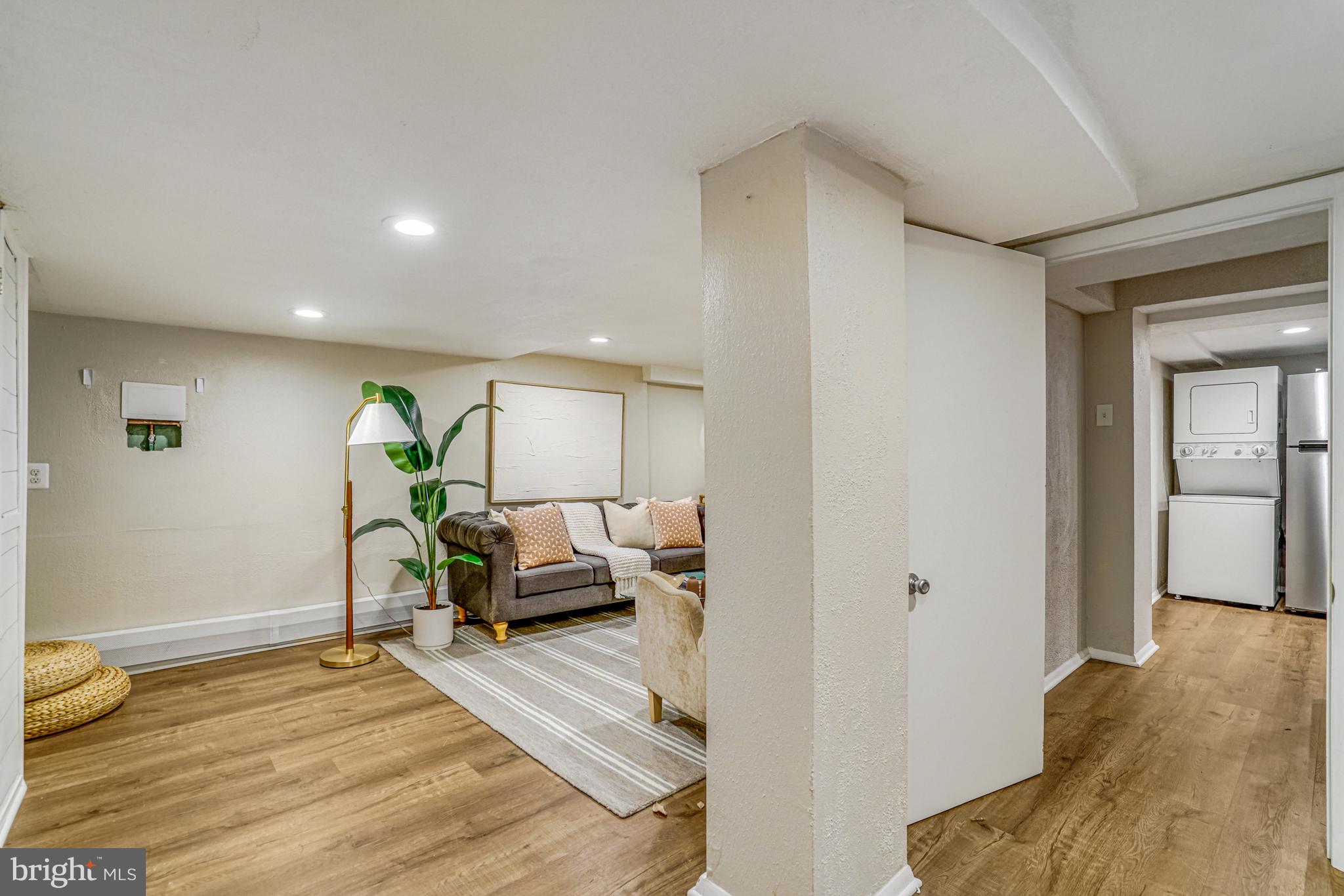 ADDISON HEIGHTS - Residential