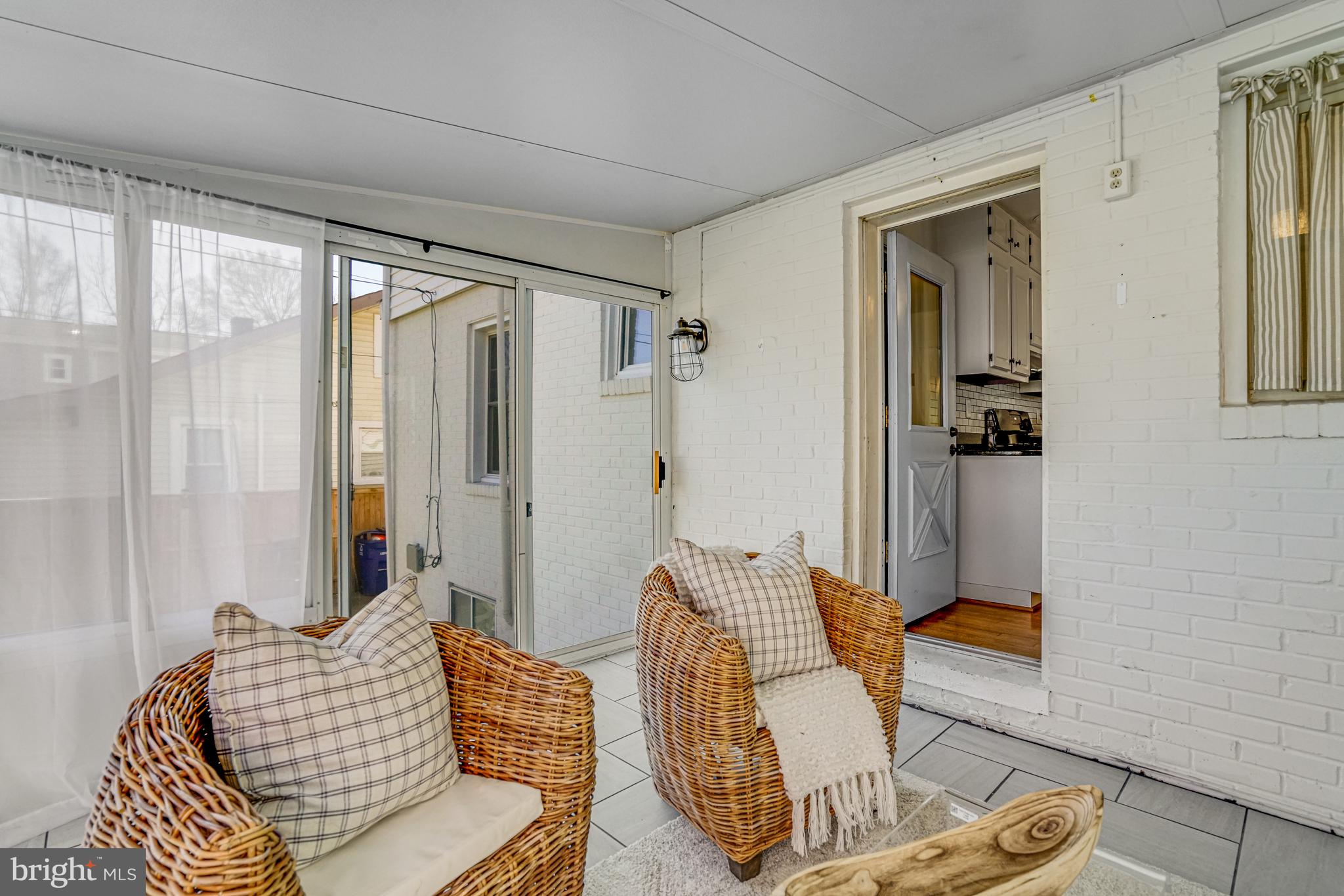 ADDISON HEIGHTS - Residential