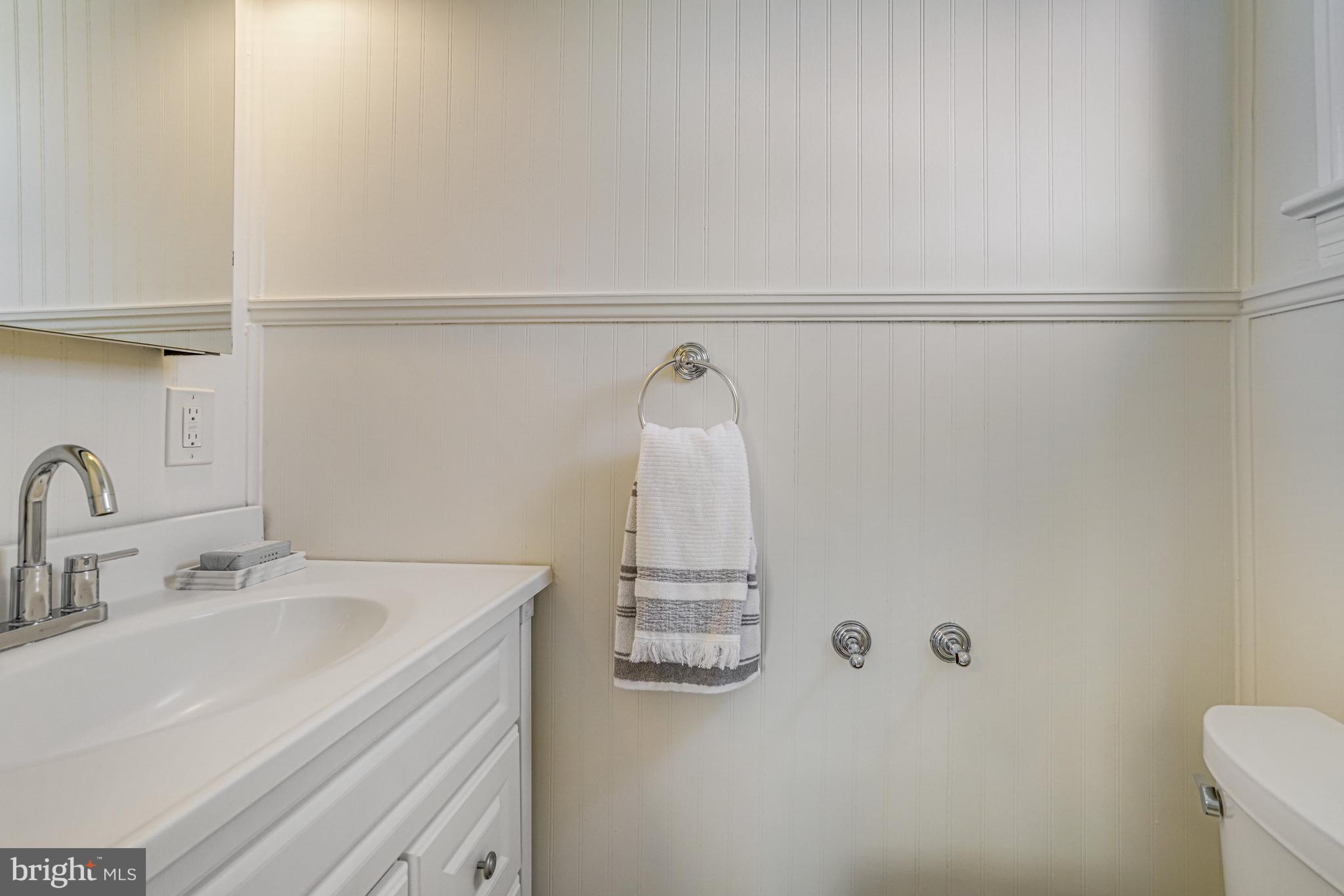 ADDISON HEIGHTS - Residential