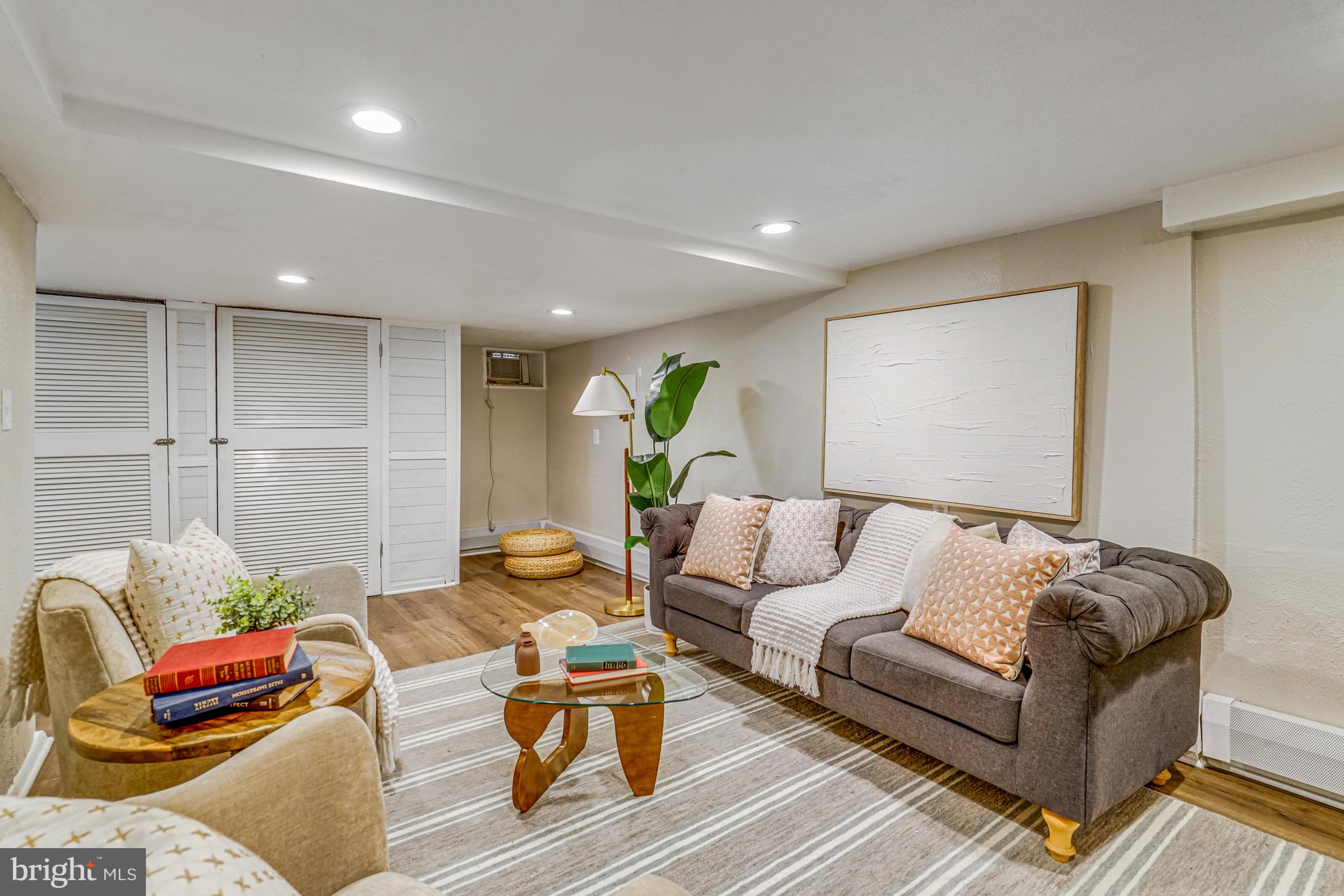 ADDISON HEIGHTS - Residential