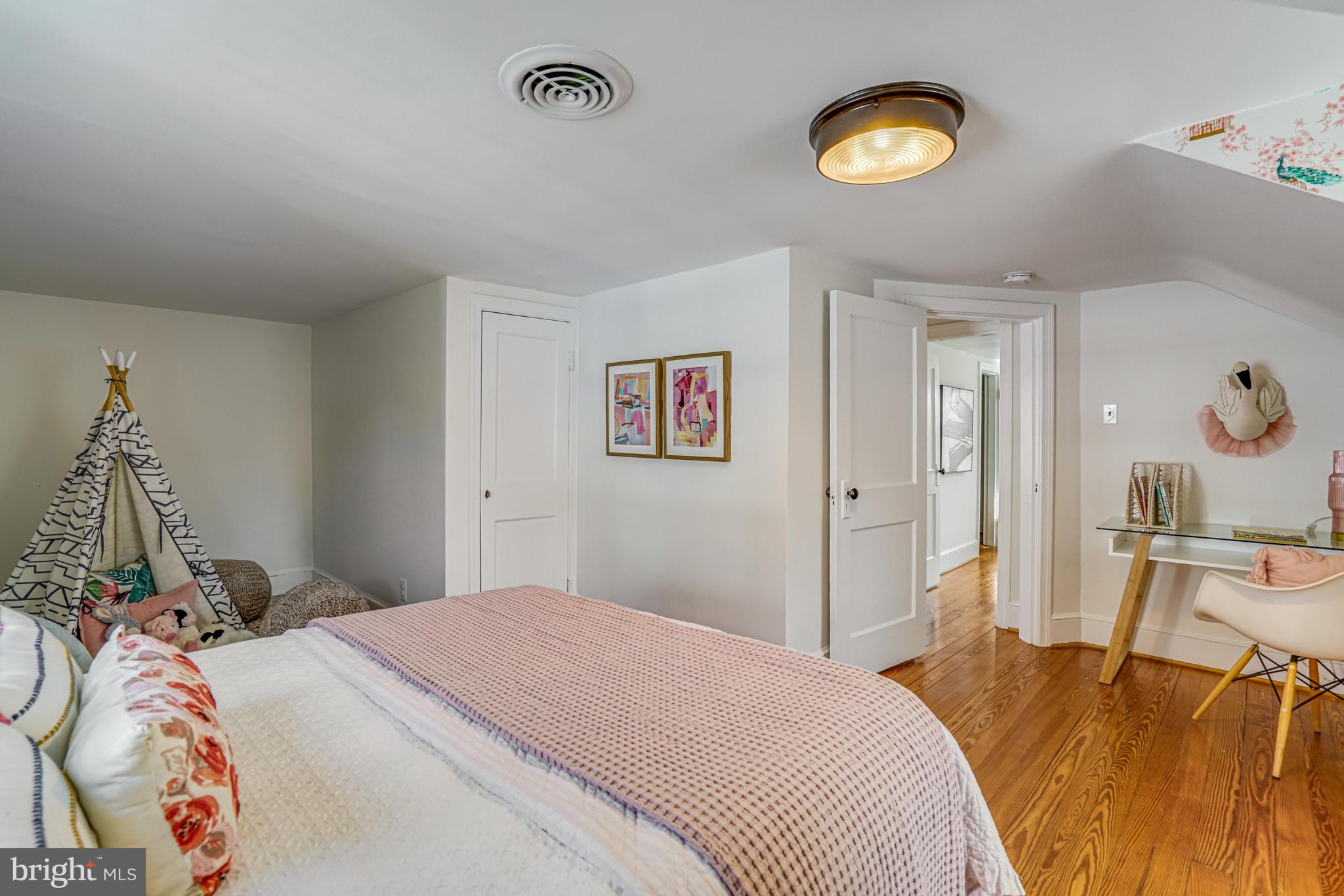 ADDISON HEIGHTS - Residential