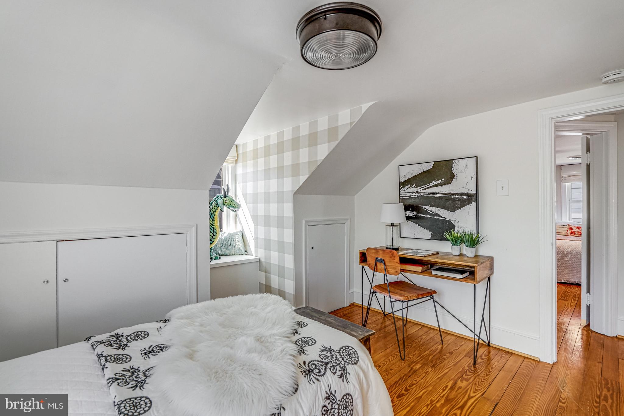 ADDISON HEIGHTS - Residential