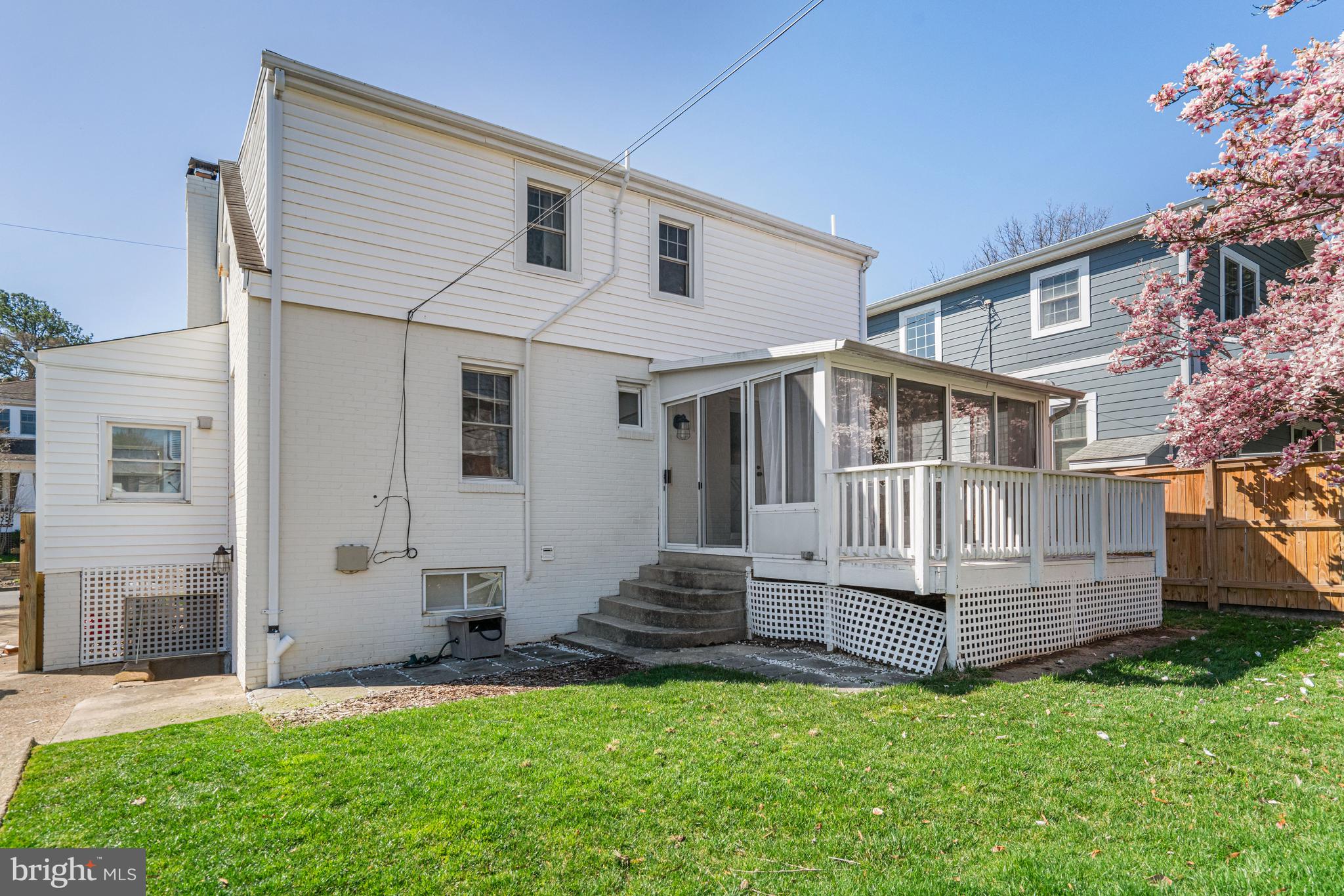 ADDISON HEIGHTS - Residential