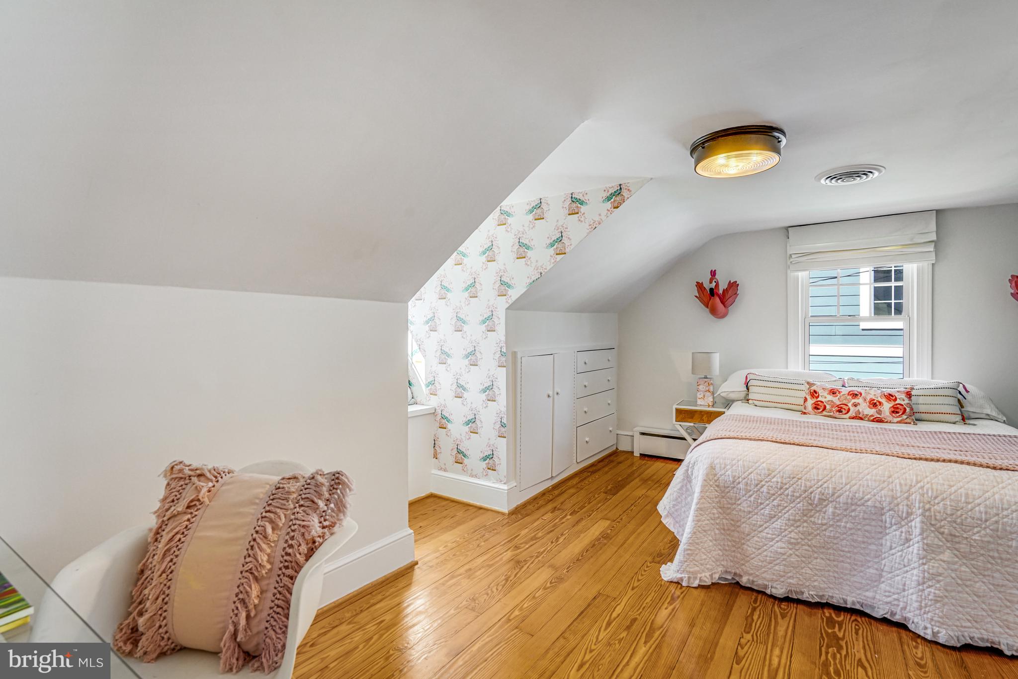 ADDISON HEIGHTS - Residential