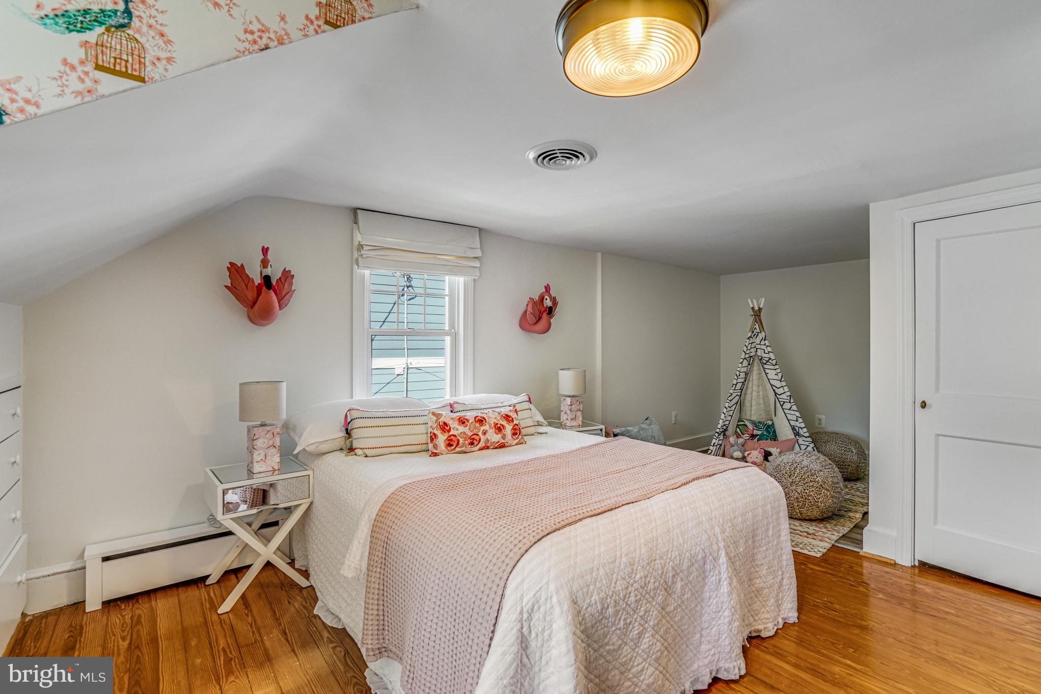 ADDISON HEIGHTS - Residential