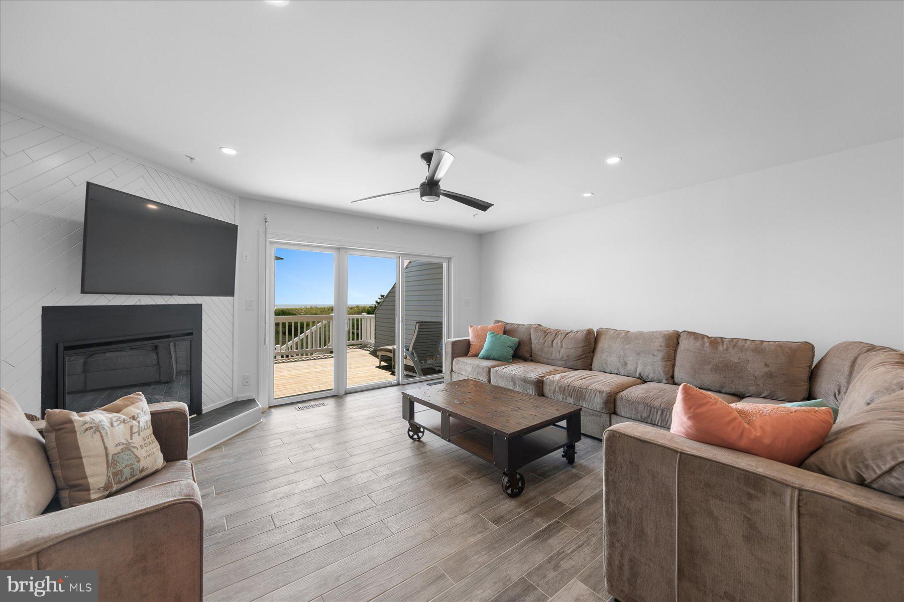 40105 QUEENS QUEST DRIVE 4