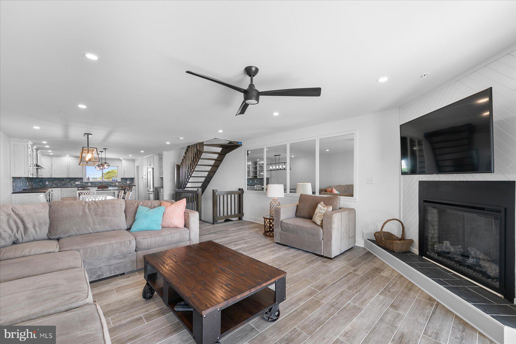 40105 QUEENS QUEST DRIVE 4