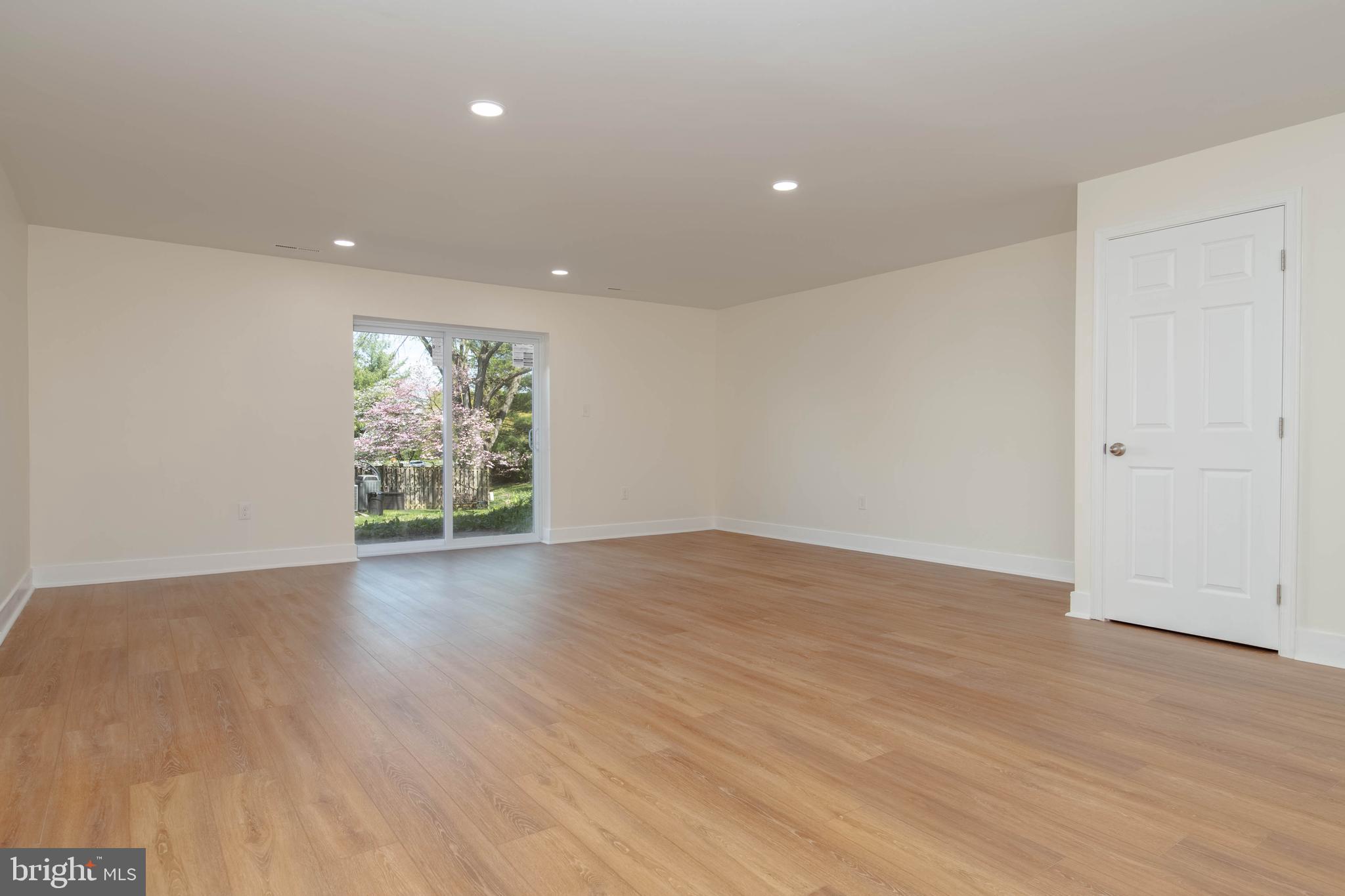 QUEEN ANNE VILLAGE - Residential