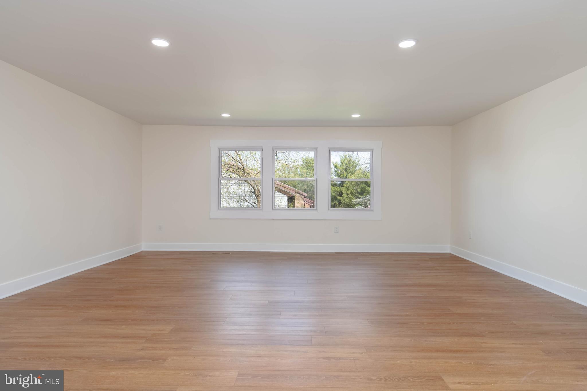 QUEEN ANNE VILLAGE - Residential