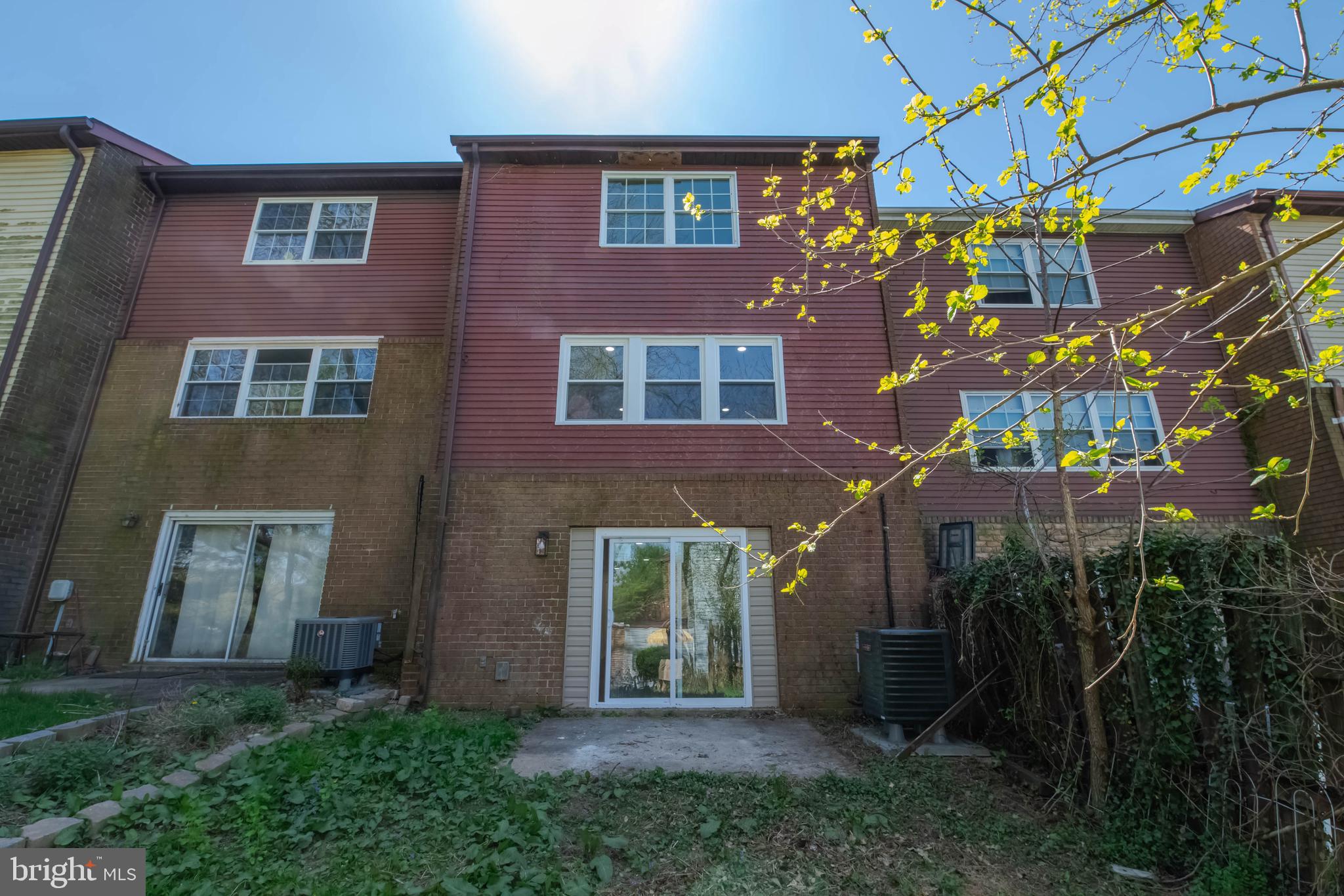 QUEEN ANNE VILLAGE - Residential