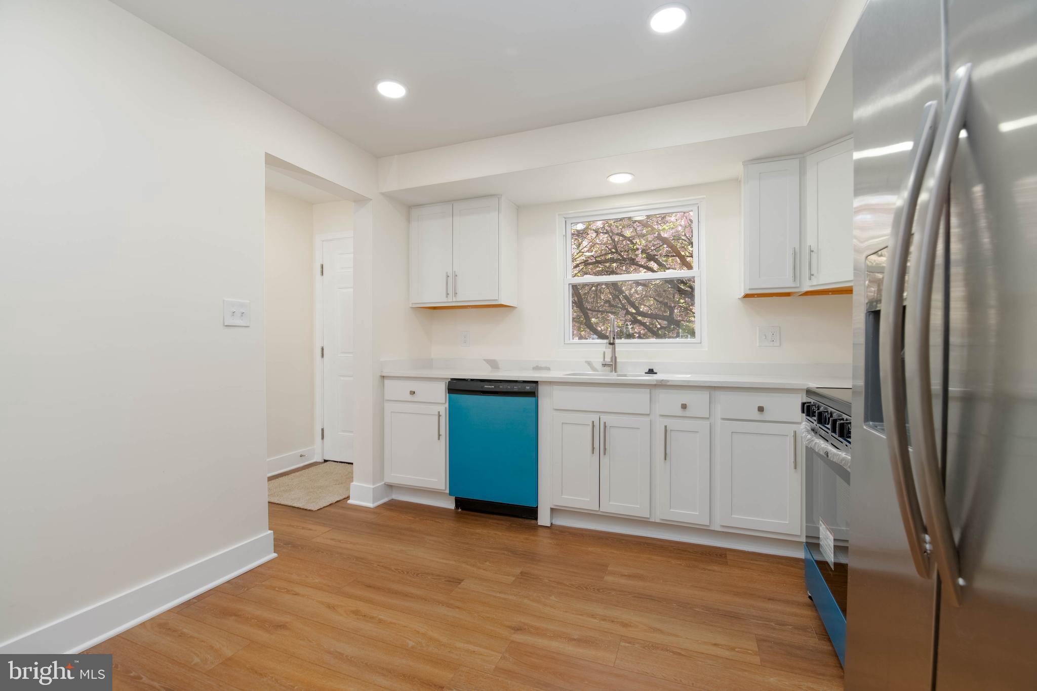 QUEEN ANNE VILLAGE - Residential