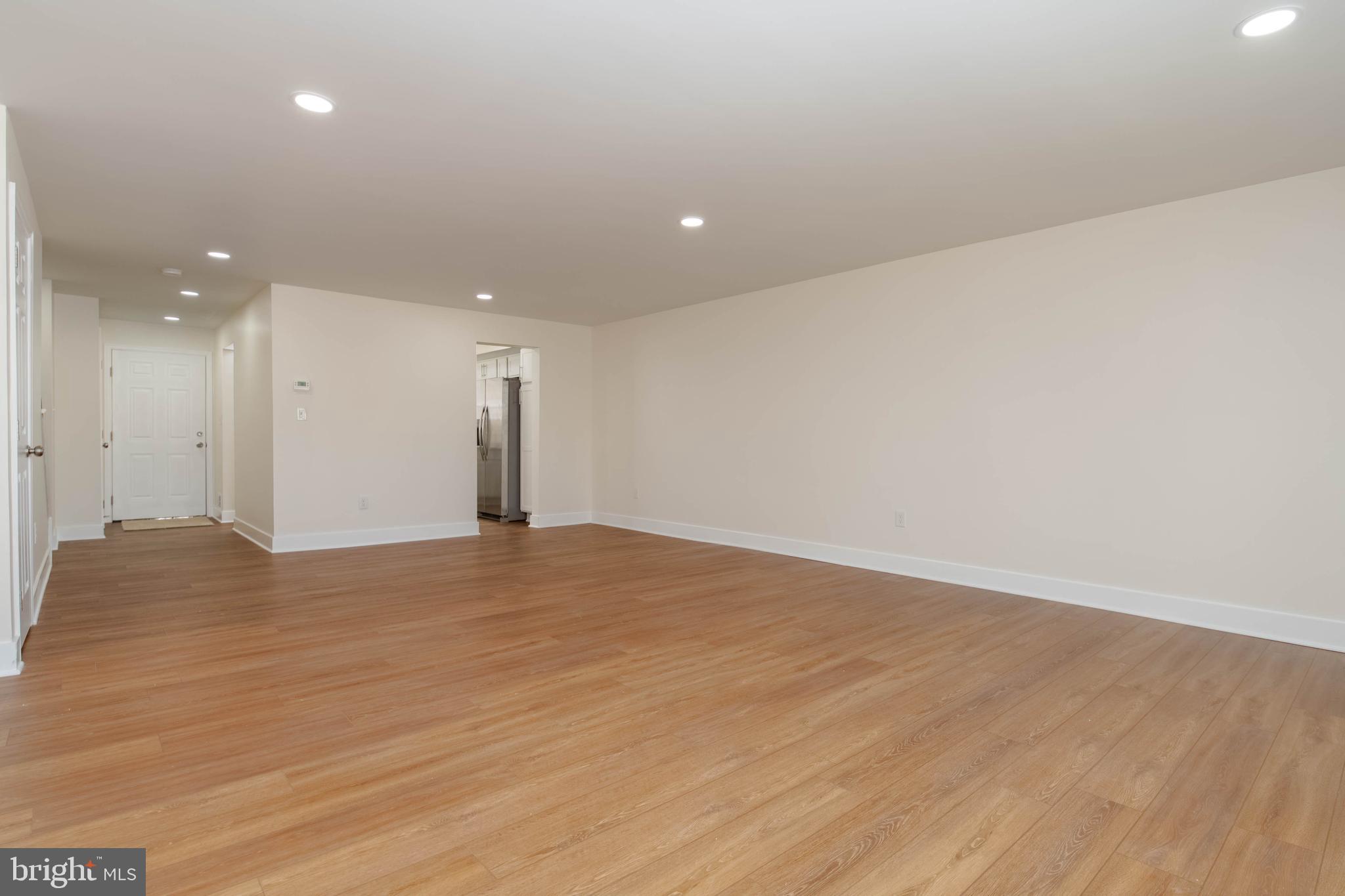 QUEEN ANNE VILLAGE - Residential