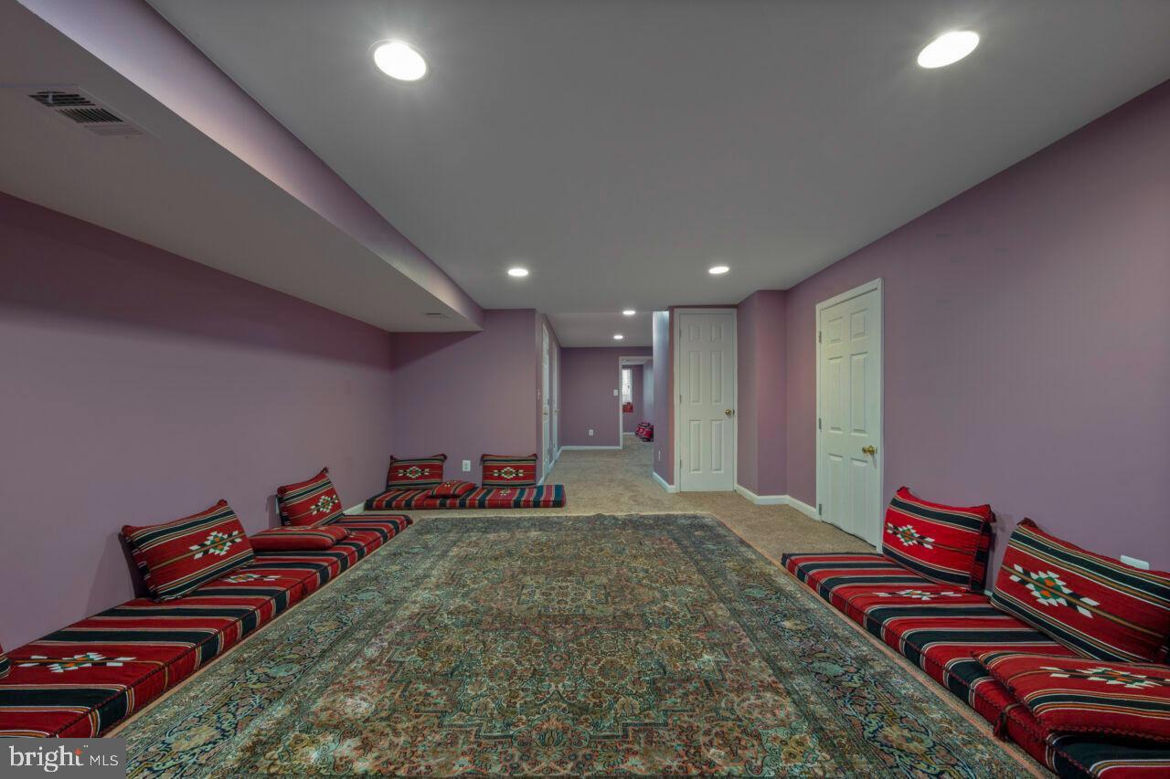 RACEWAY FARMS - Residential