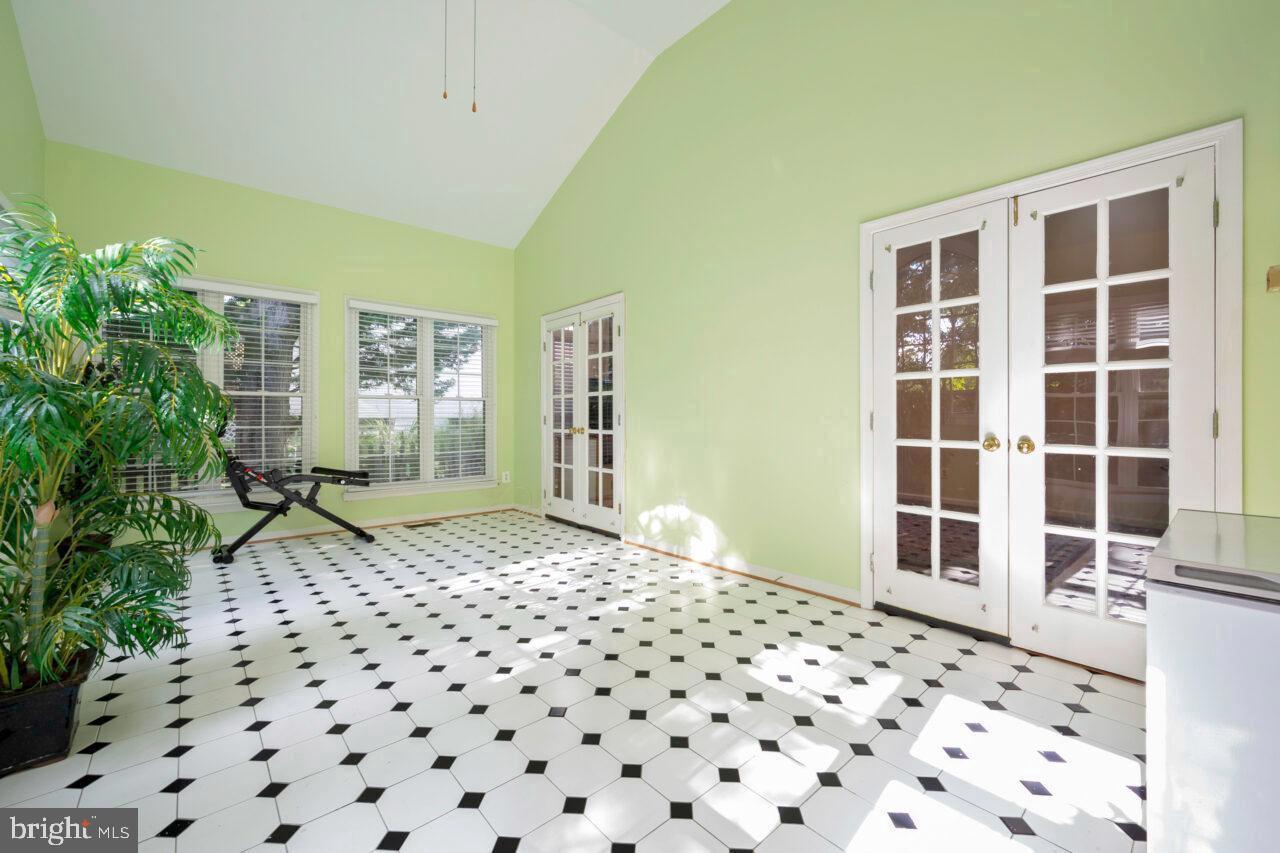 RACEWAY FARMS - Residential