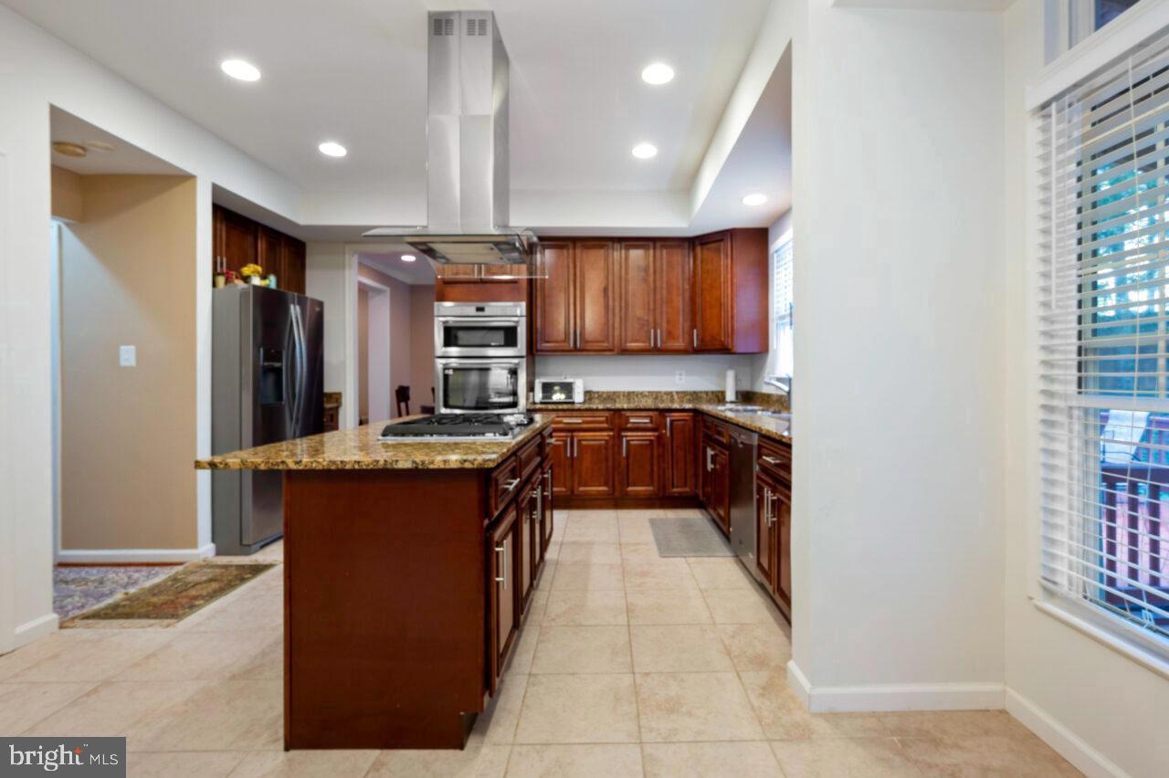 RACEWAY FARMS - Residential