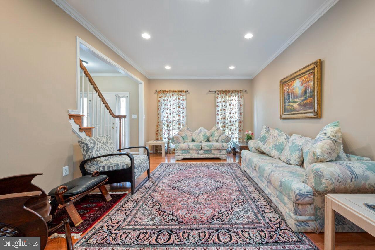 RACEWAY FARMS - Residential