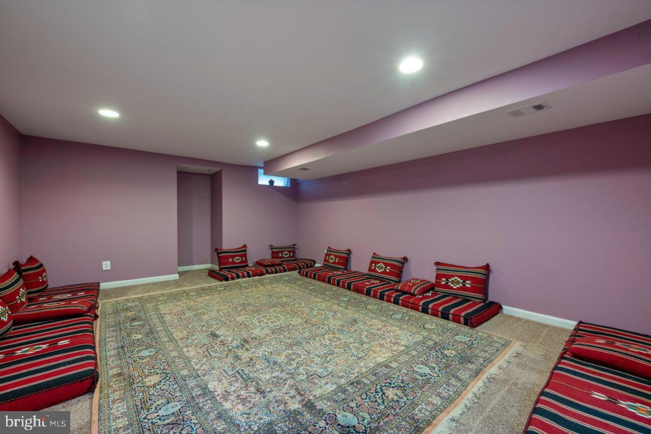 RACEWAY FARMS - Residential