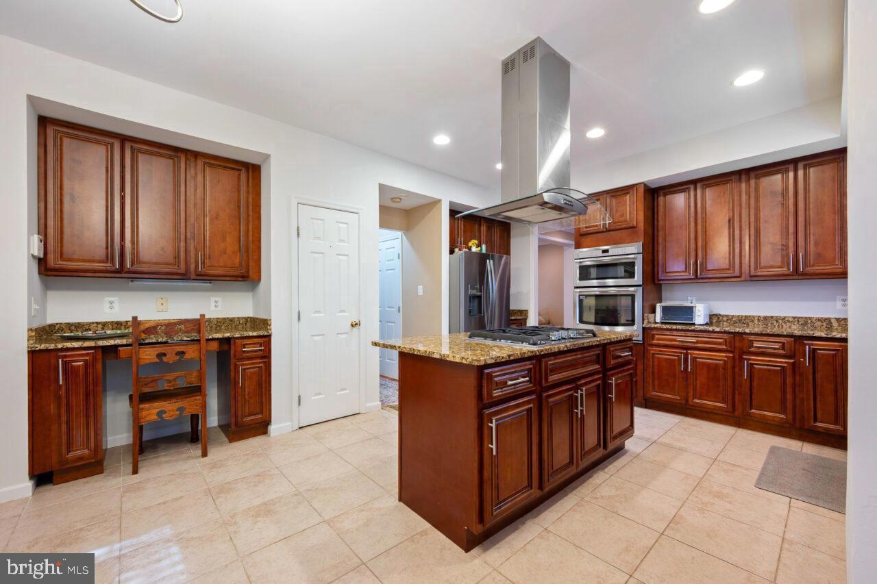 RACEWAY FARMS - Residential