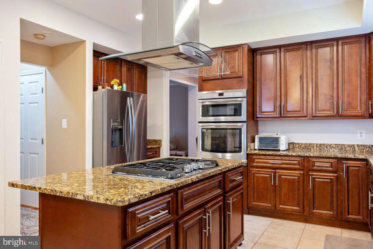 RACEWAY FARMS - Residential