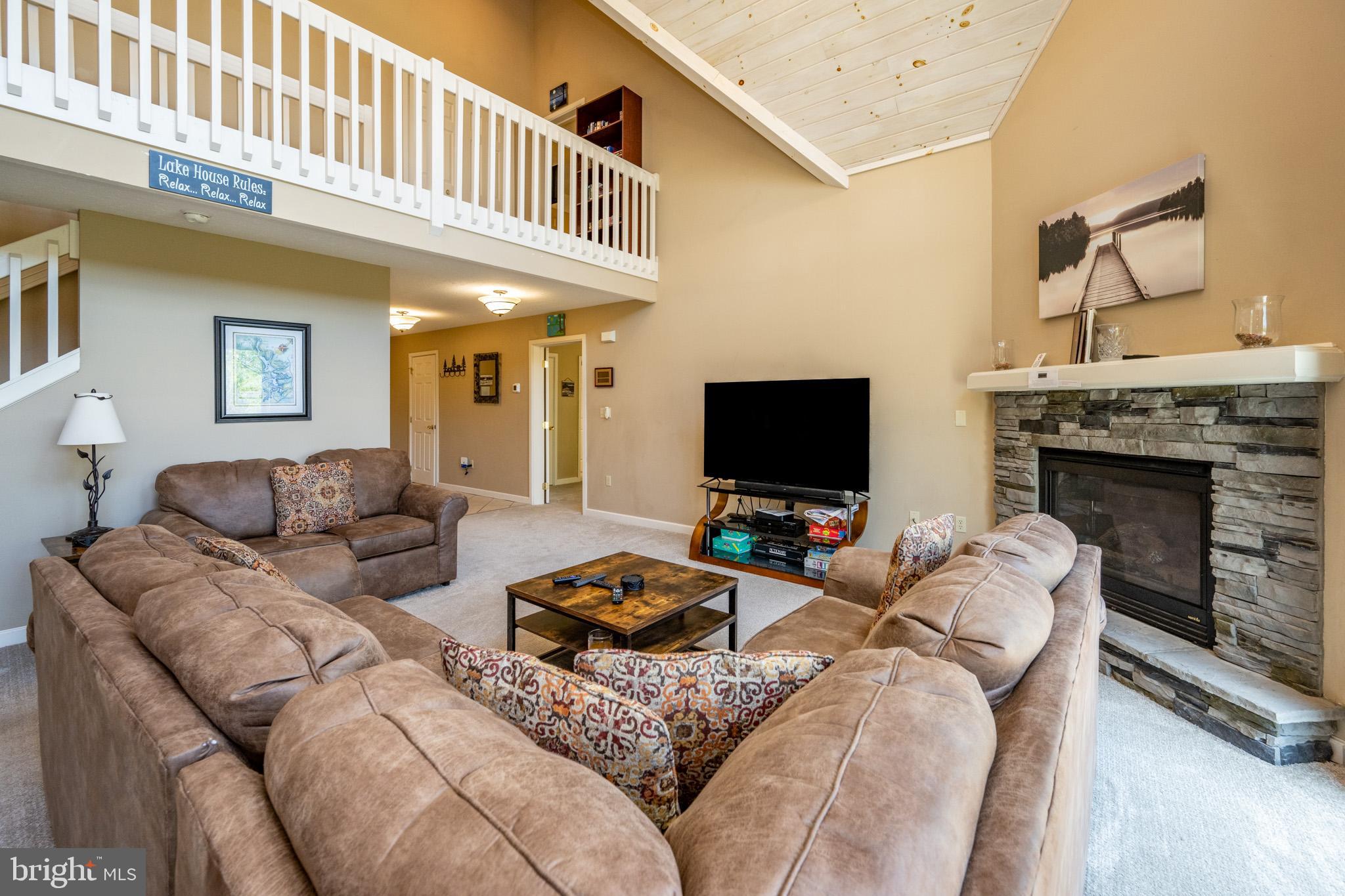 WATERFRONT GREENS - Residential