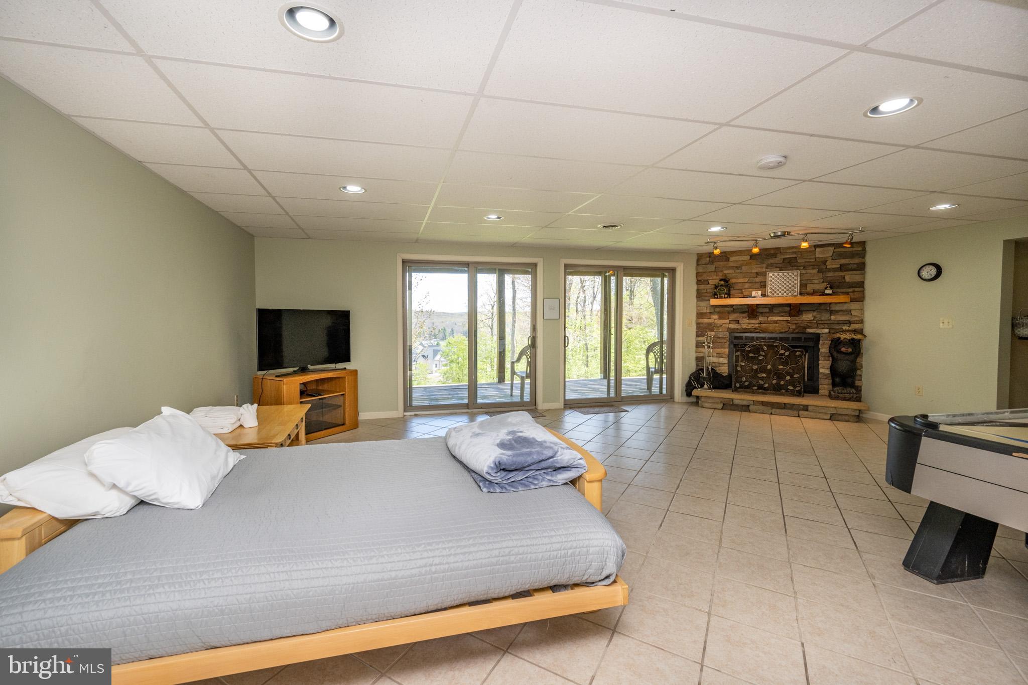 WATERFRONT GREENS - Residential