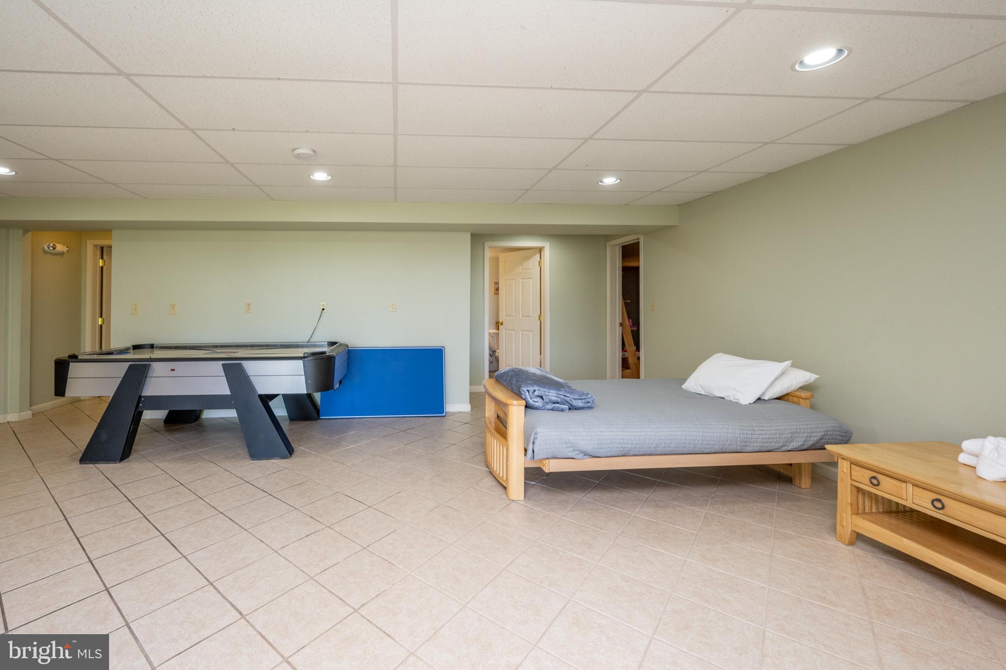 WATERFRONT GREENS - Residential