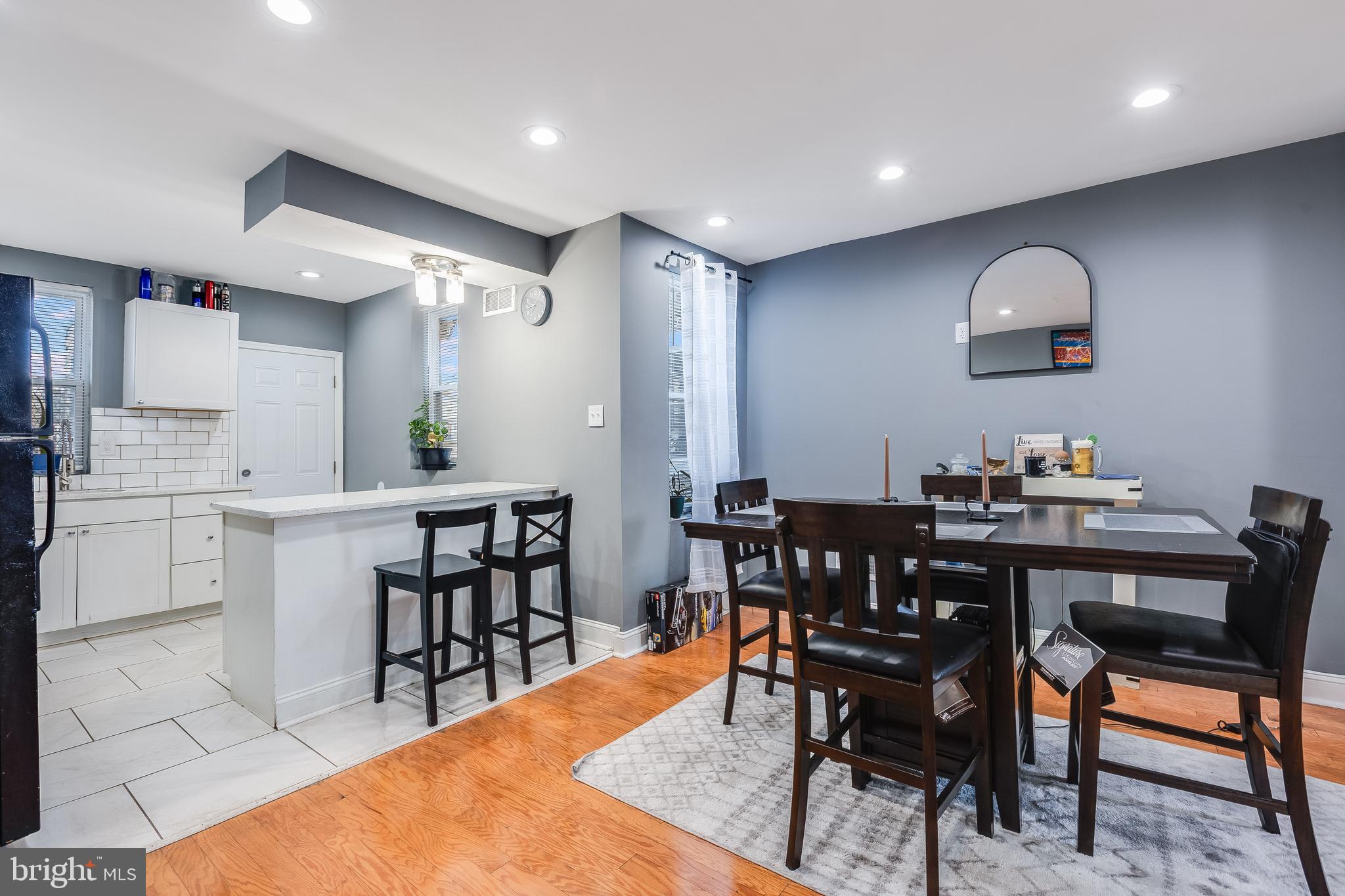 2405 W HUNTINGDON STREET