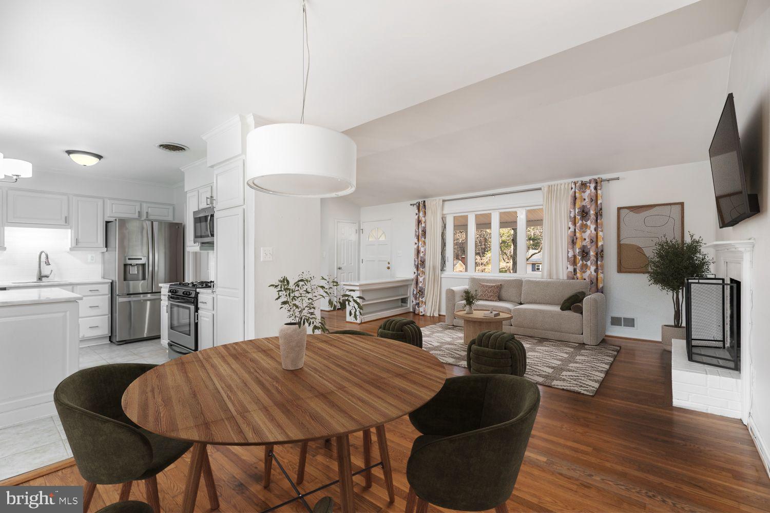 FAIRFAX COUNTRY CLUB ESTATES - Residential