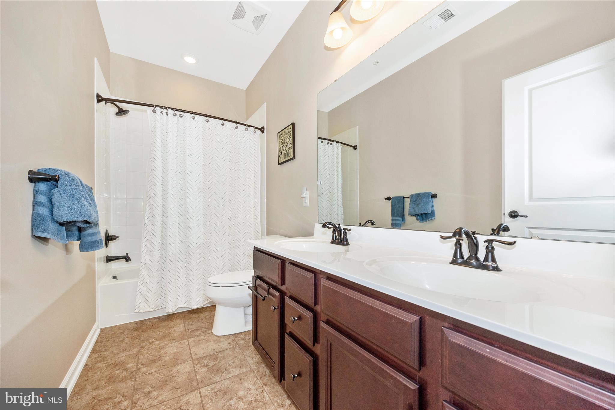 WOODBOURNE MANOR - Residential