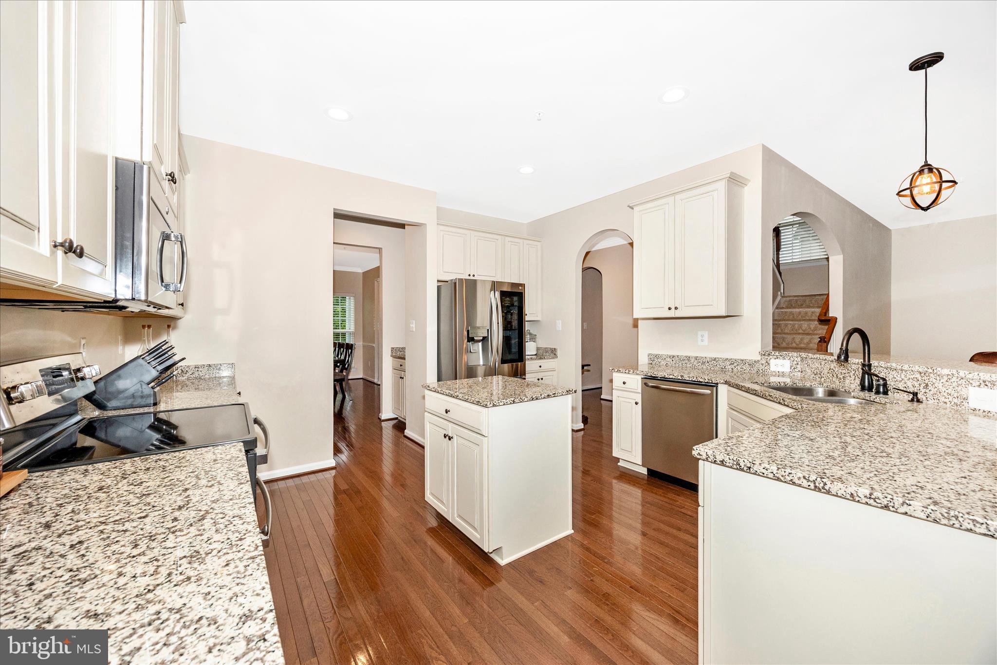 WOODBOURNE MANOR - Residential