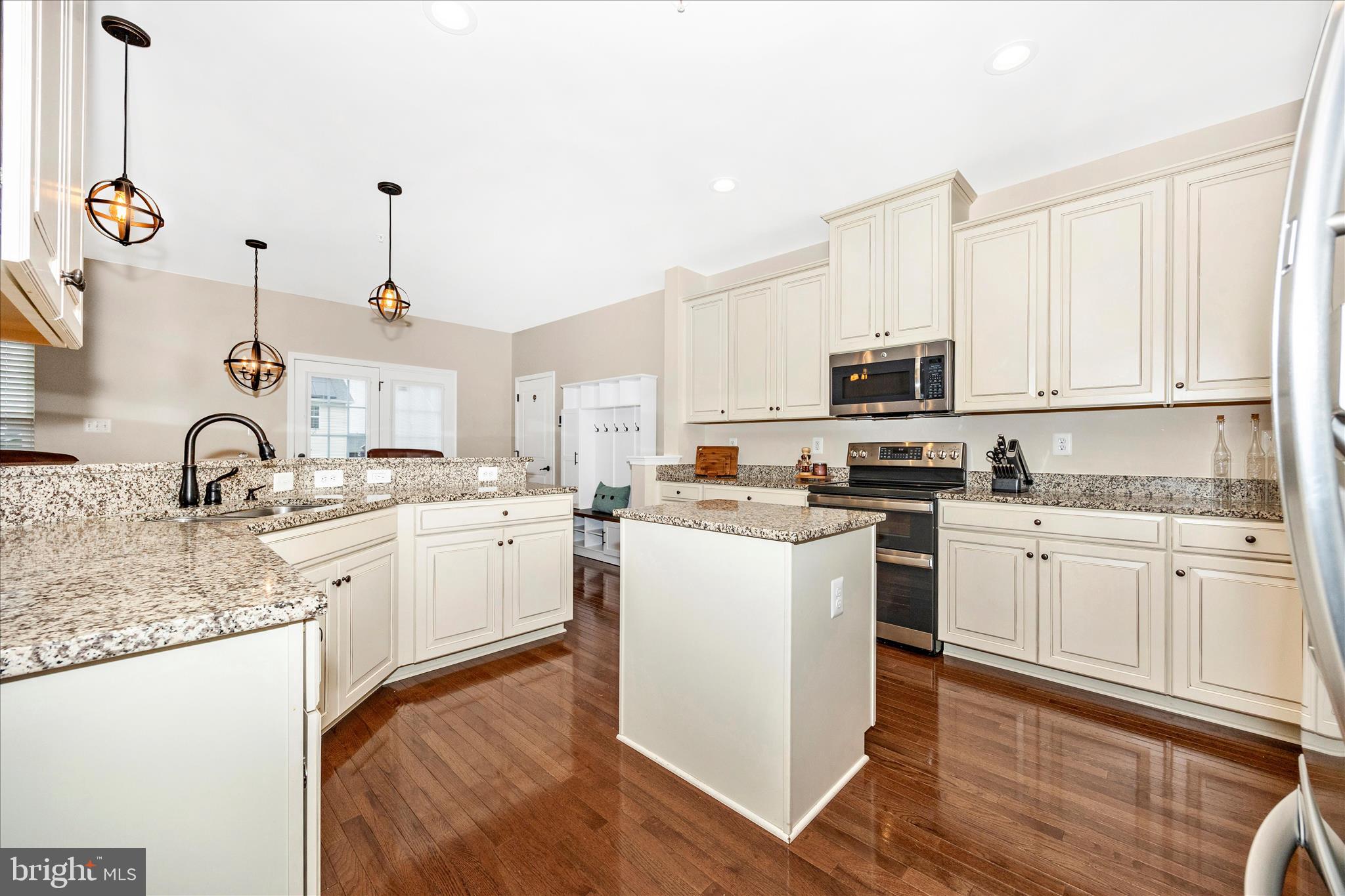 WOODBOURNE MANOR - Residential