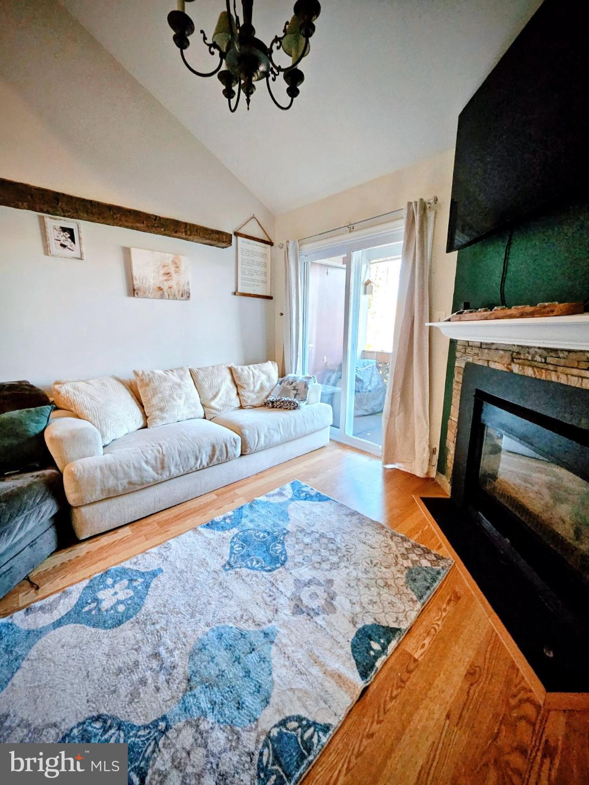 SARATOGA SPRINGS - Residential