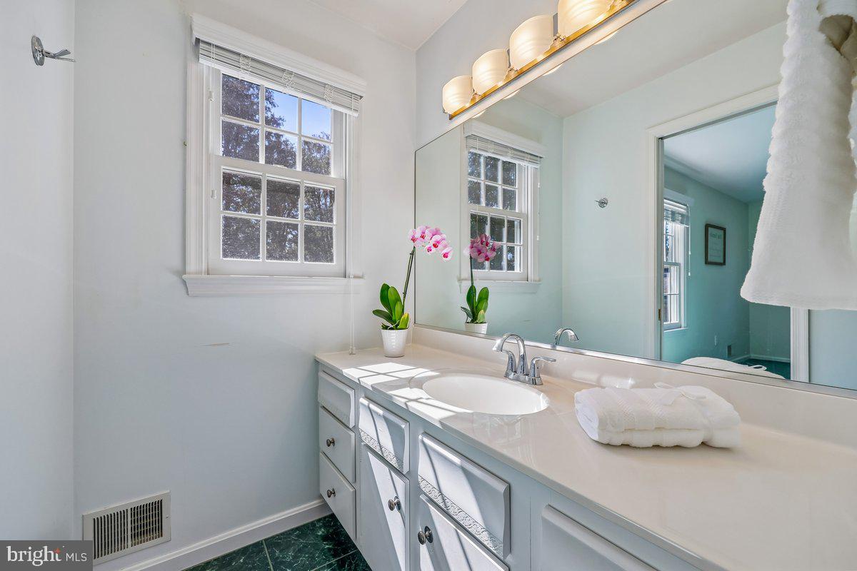 REGENCY ESTATES - Residential