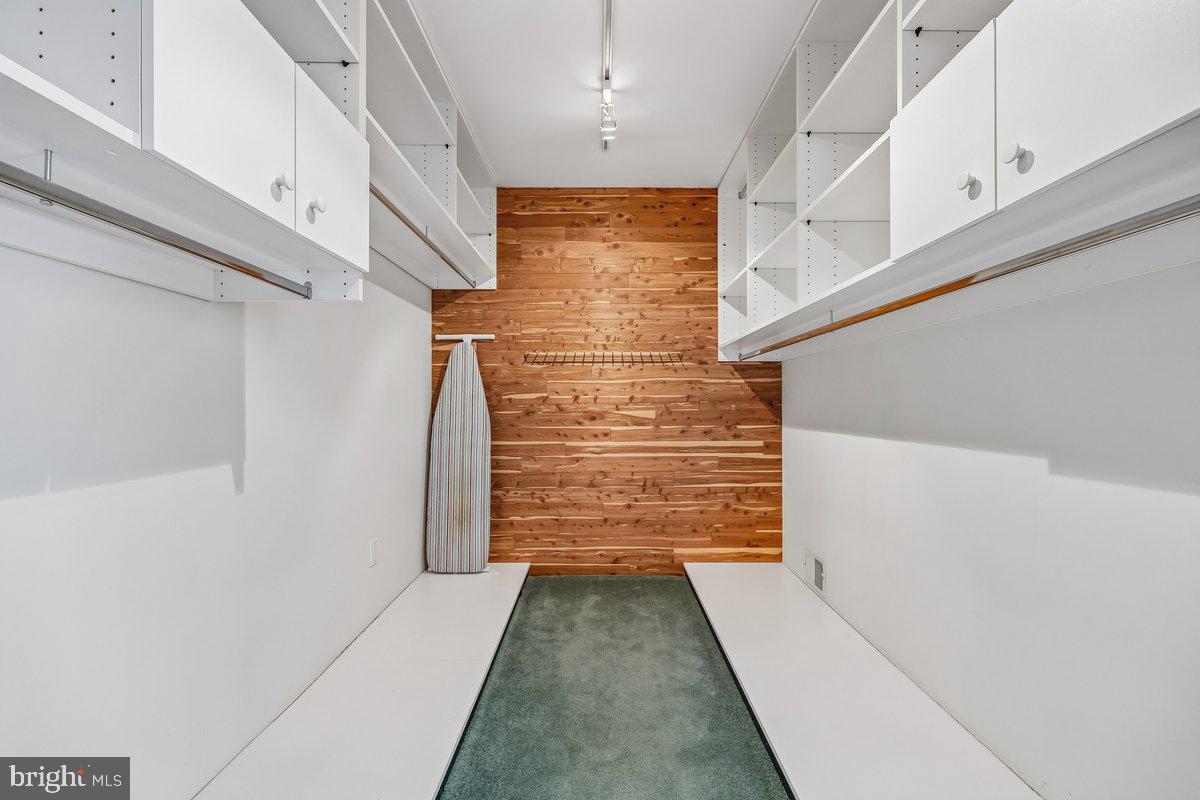 REGENCY ESTATES - Residential