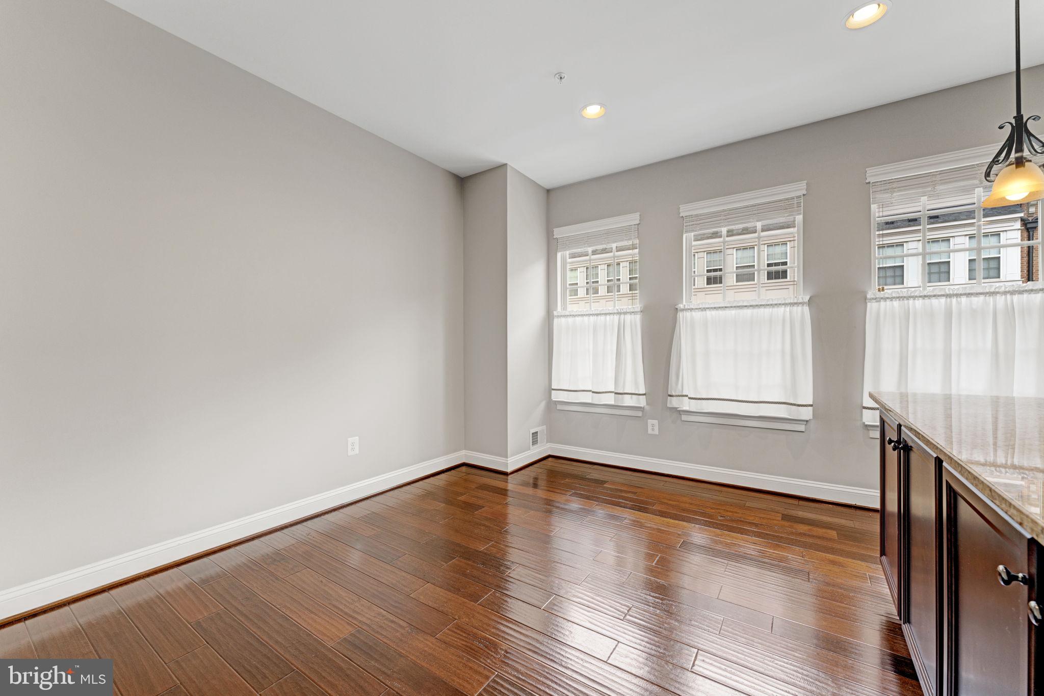 POTOMAC OVERLOOK CONDO - Residential