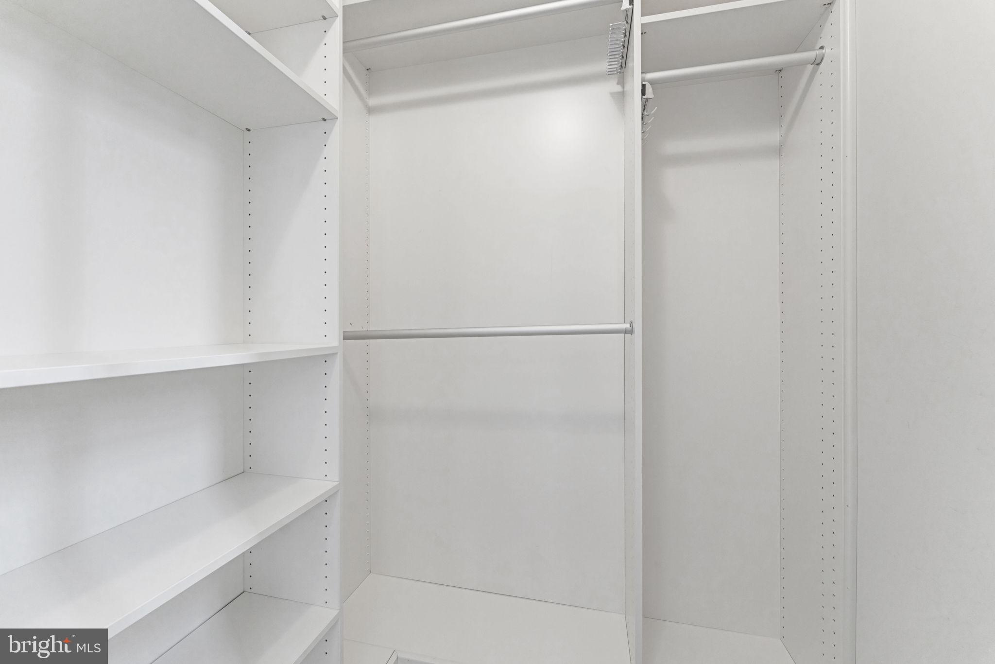 POTOMAC OVERLOOK CONDO - Residential