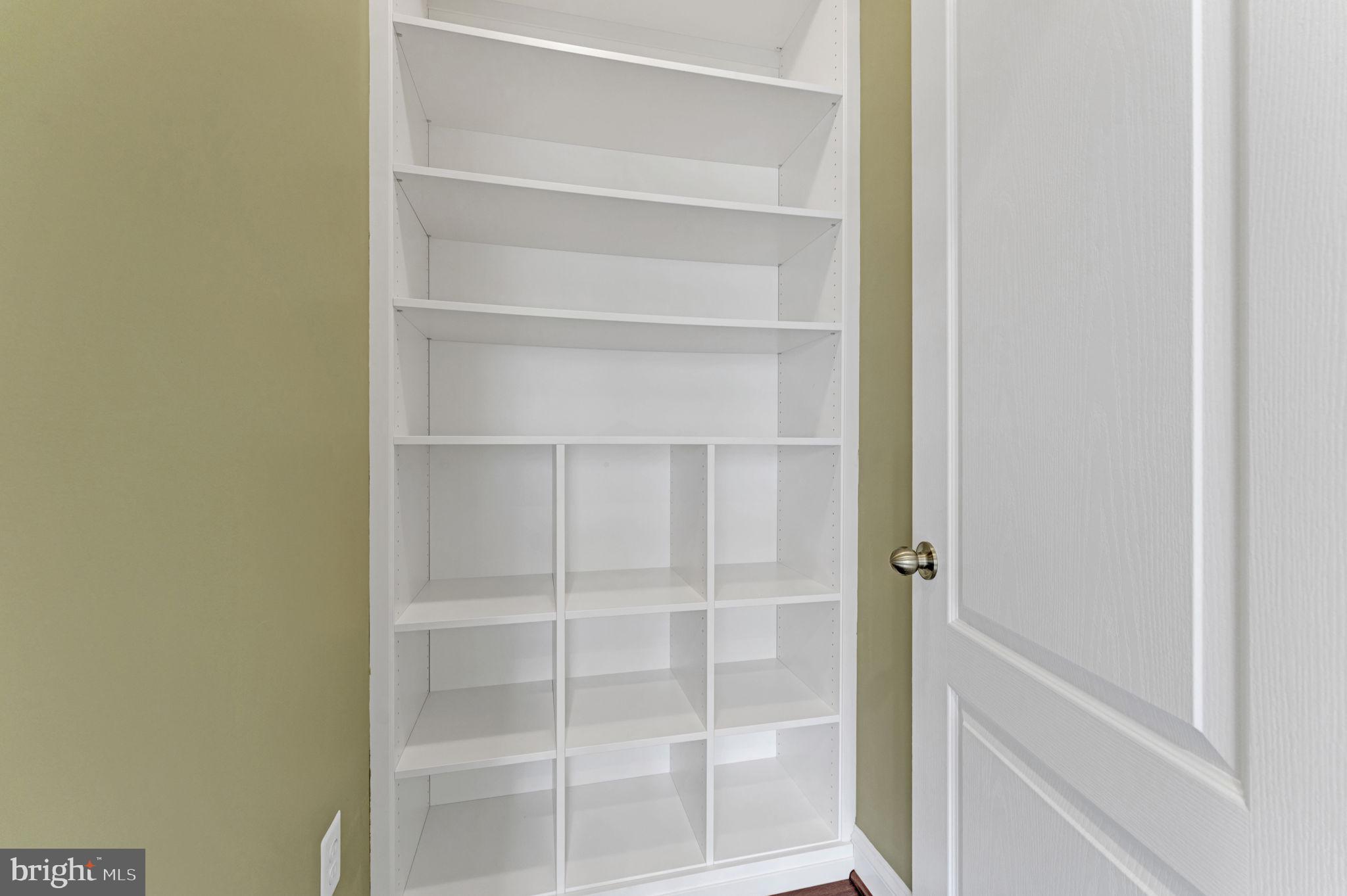 POTOMAC OVERLOOK CONDO - Residential