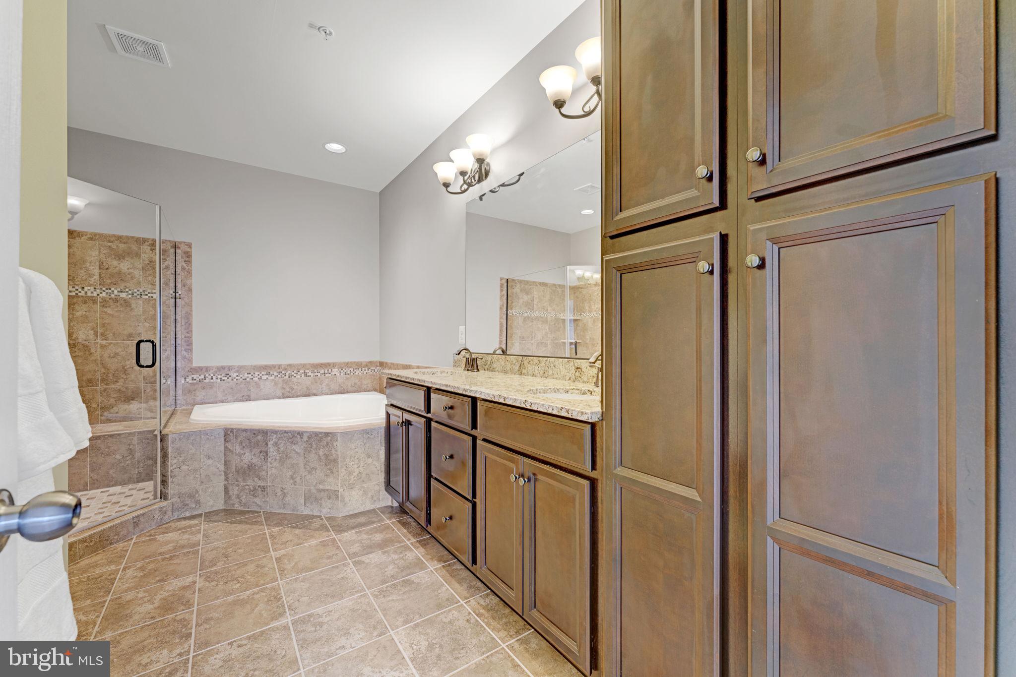 POTOMAC OVERLOOK CONDO - Residential