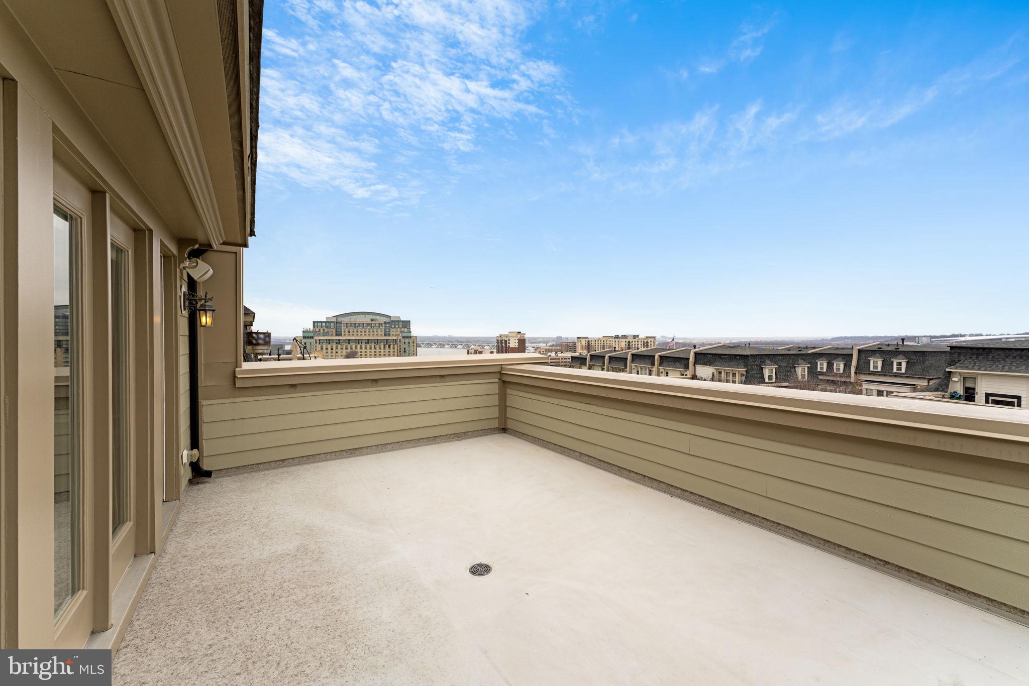 POTOMAC OVERLOOK CONDO - Residential