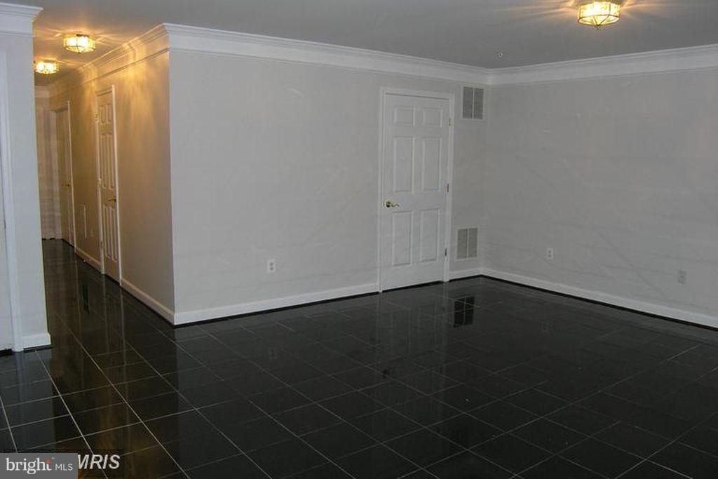 VILLAGES OF URBANA - Residential Lease