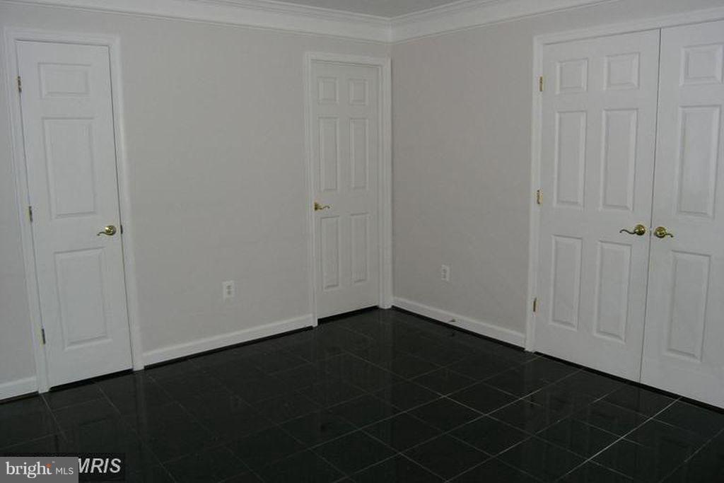 VILLAGES OF URBANA - Residential Lease