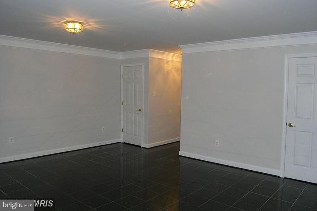 VILLAGES OF URBANA - Residential Lease